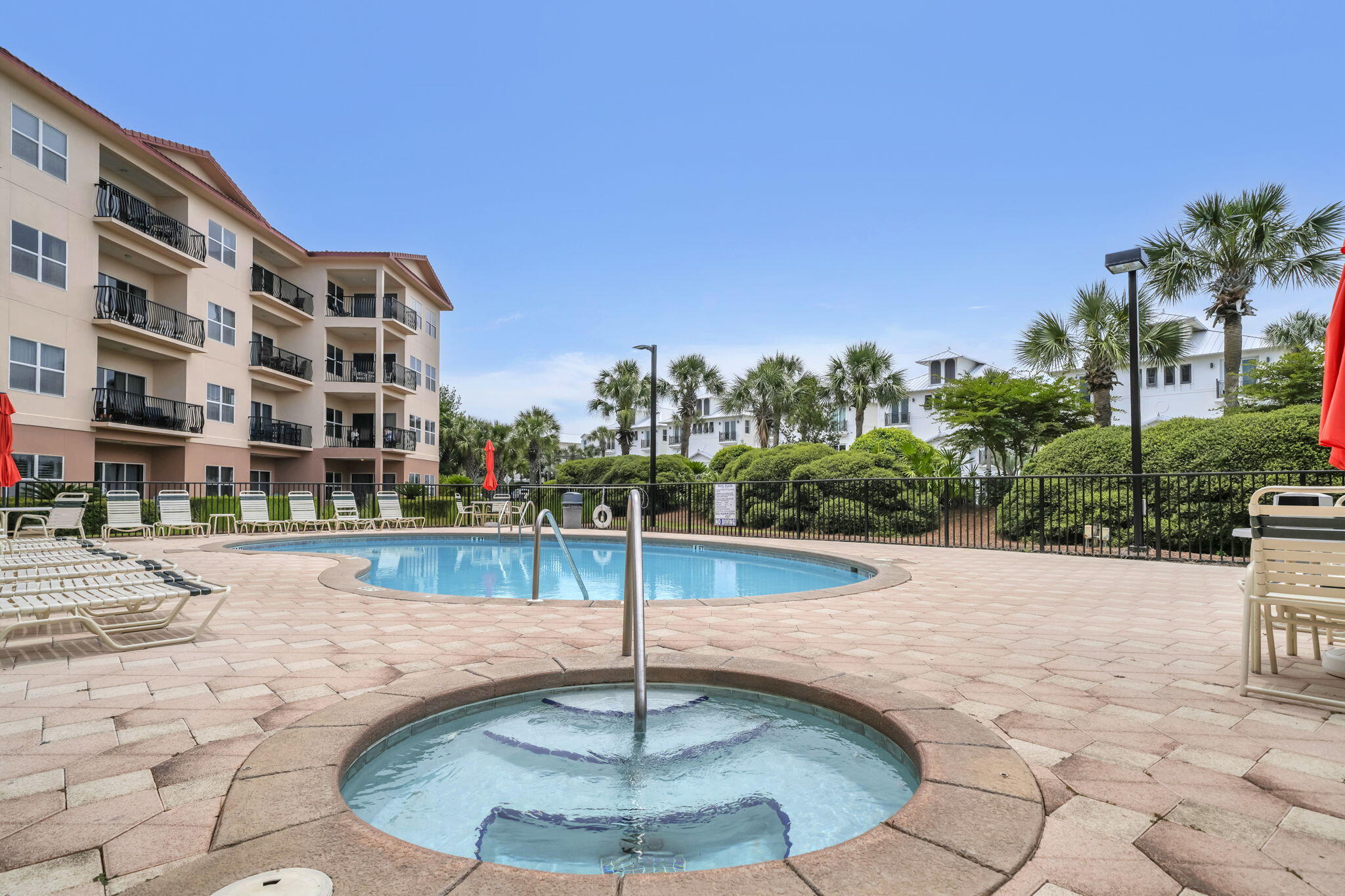 EMERALD WATERS - Residential