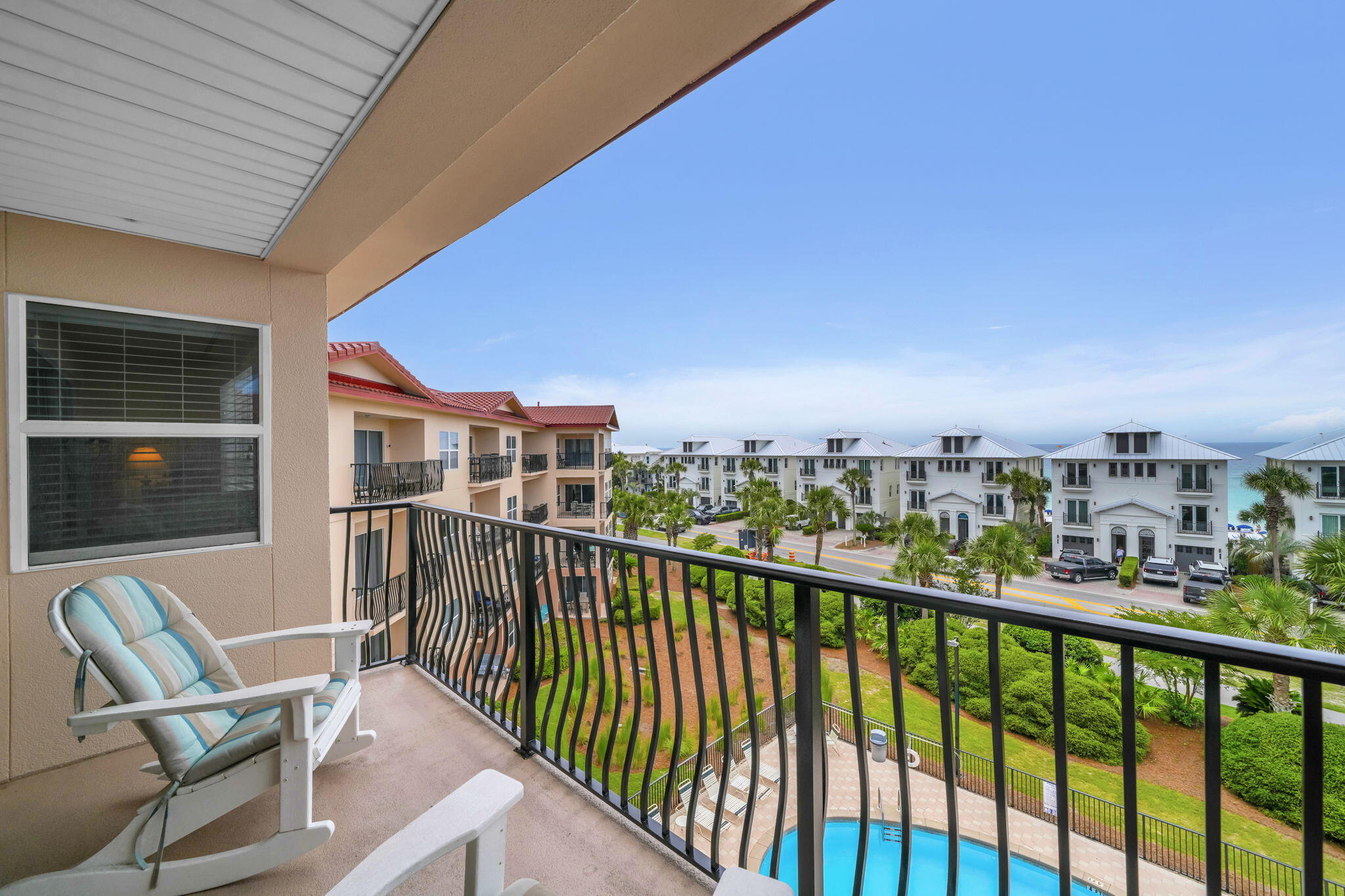 EMERALD WATERS - Residential