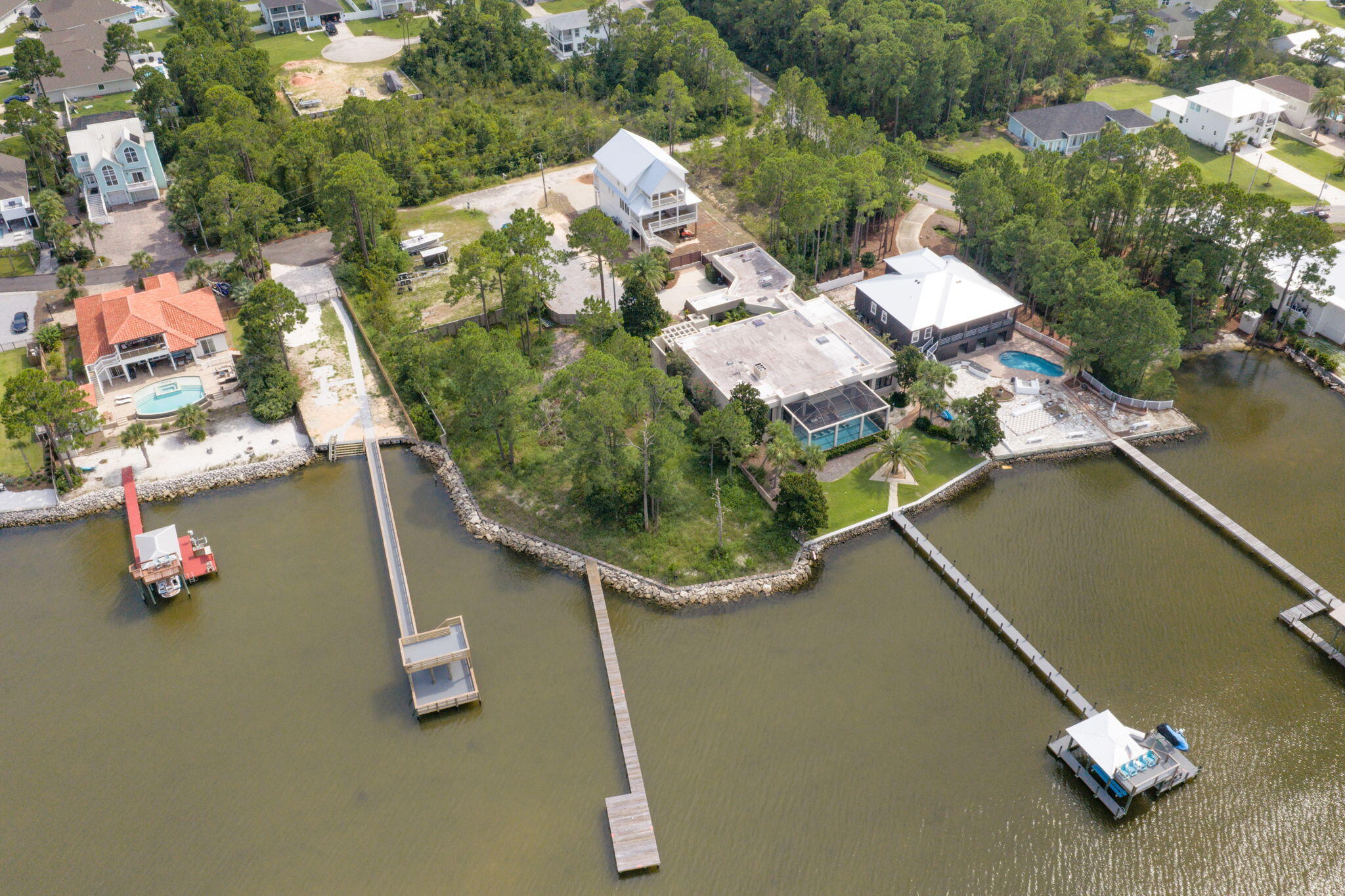 SHELTER COVE ESTATES - Land