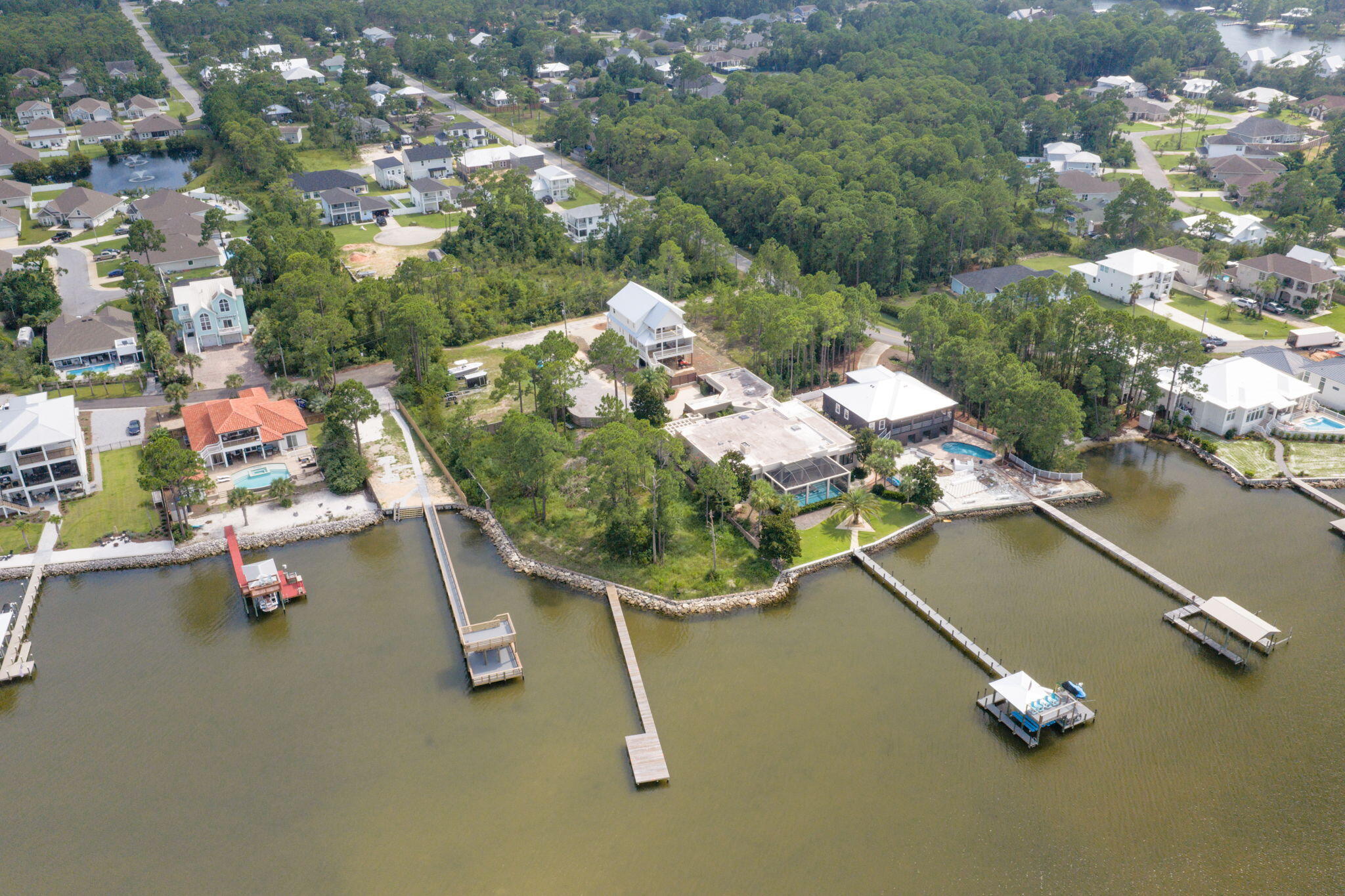 SHELTER COVE ESTATES - Land