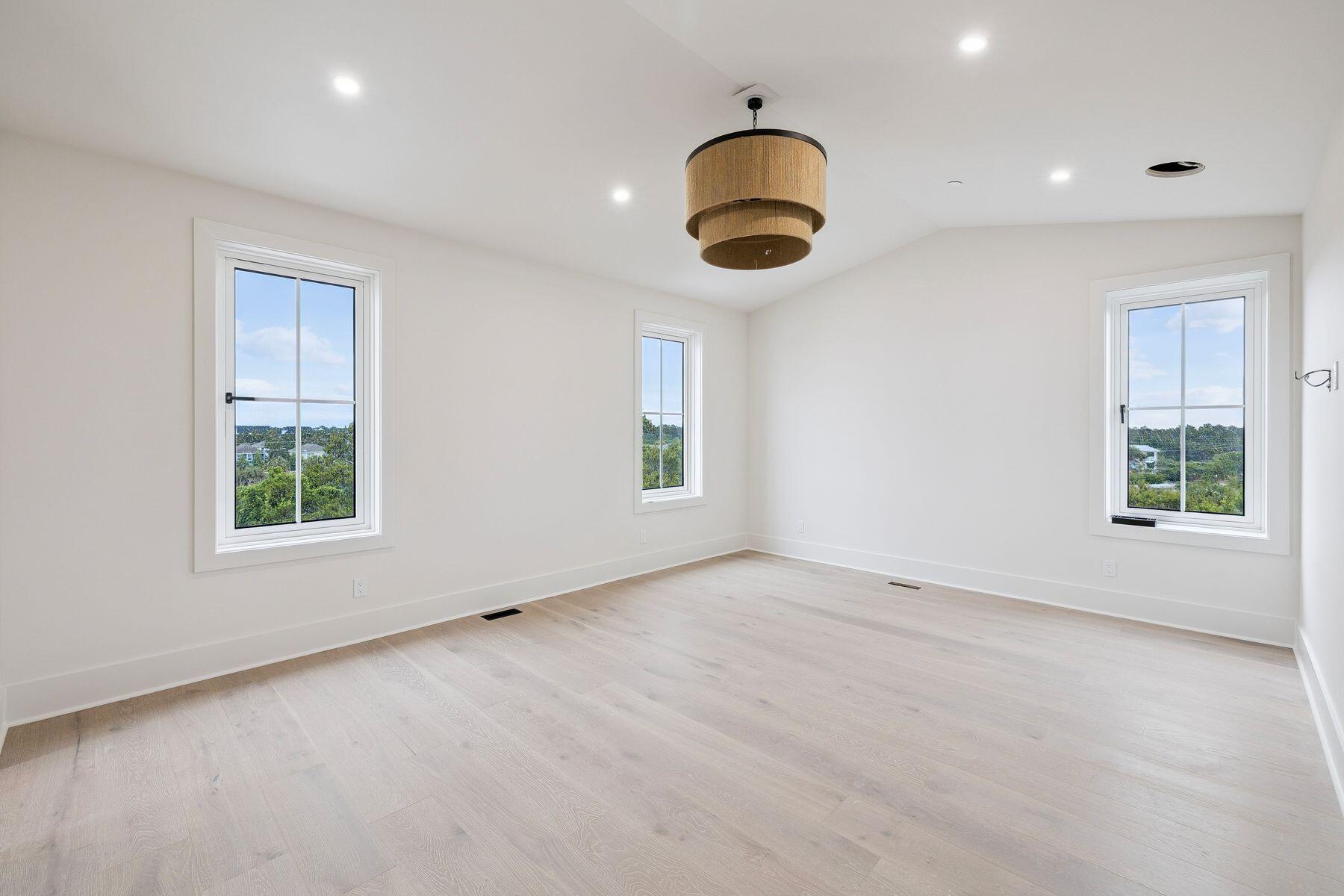 EAGLES LANDING - Residential