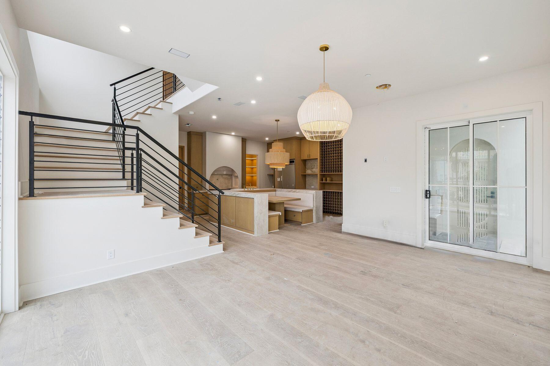 EAGLES LANDING - Residential