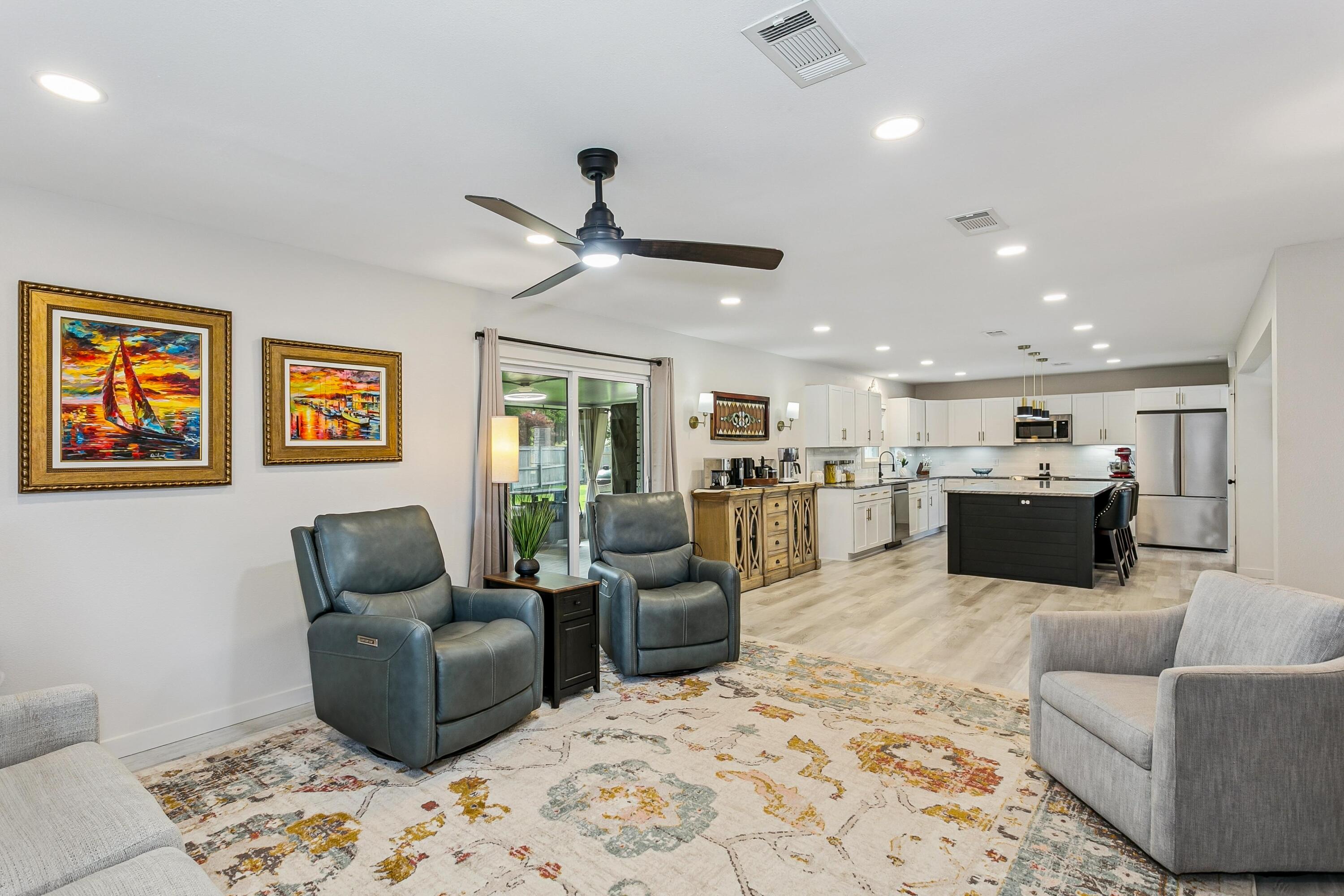 PALM EST UNIT #3 - Residential