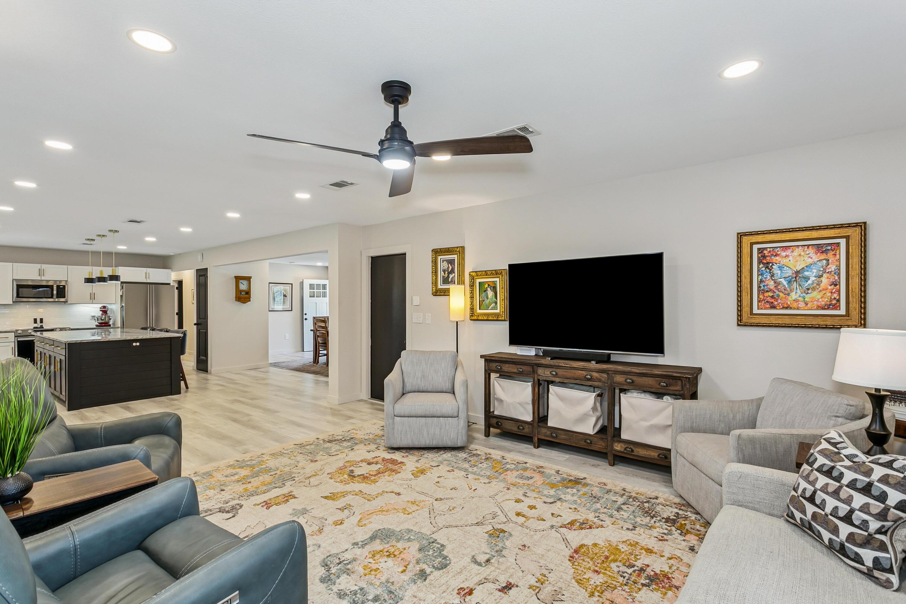 PALM EST UNIT #3 - Residential