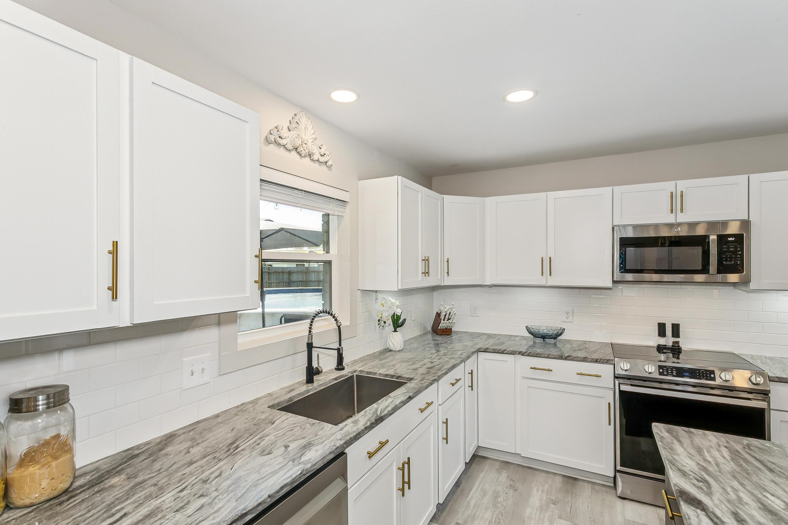 PALM EST UNIT #3 - Residential