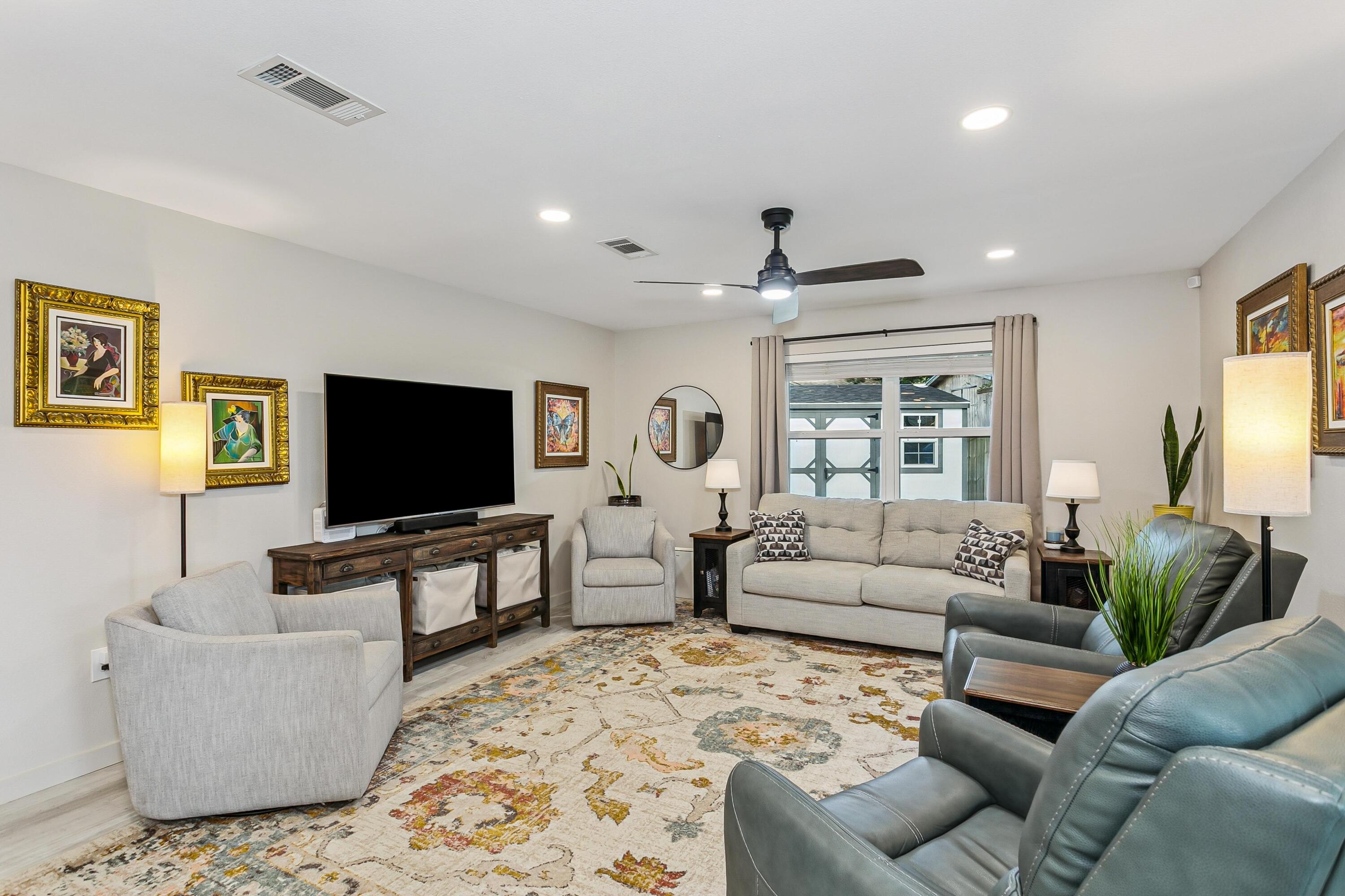 PALM EST UNIT #3 - Residential
