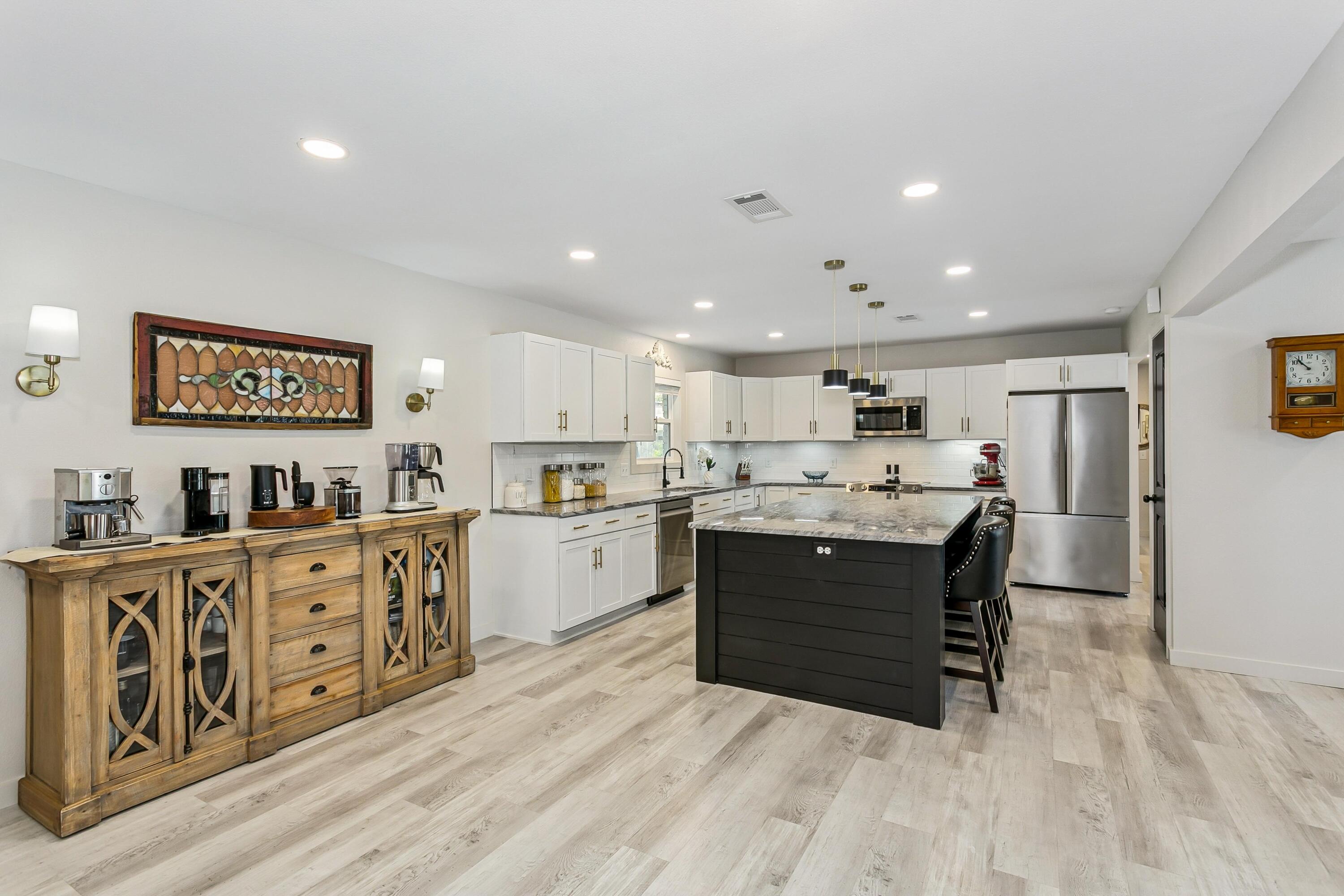 PALM EST UNIT #3 - Residential