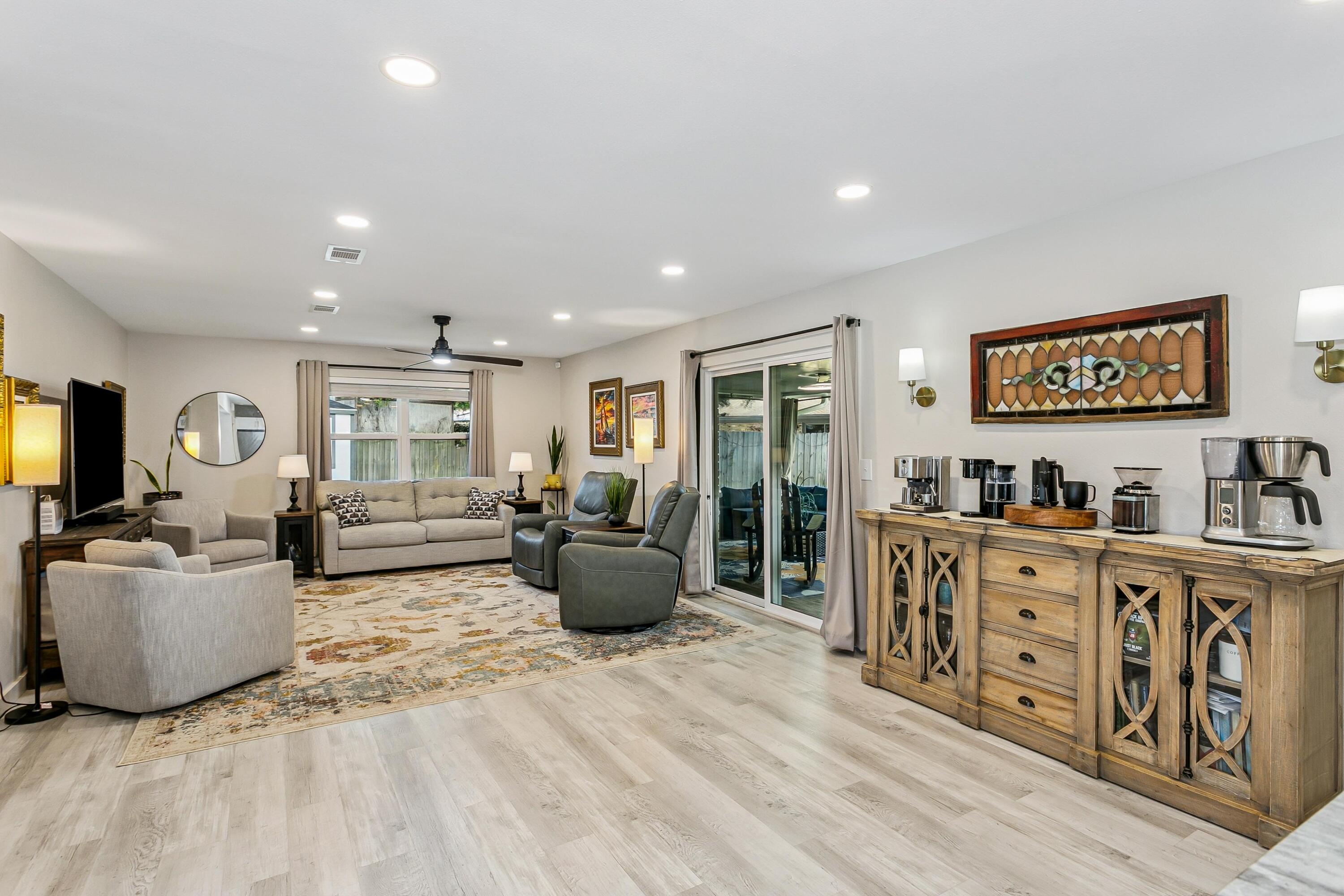 PALM EST UNIT #3 - Residential