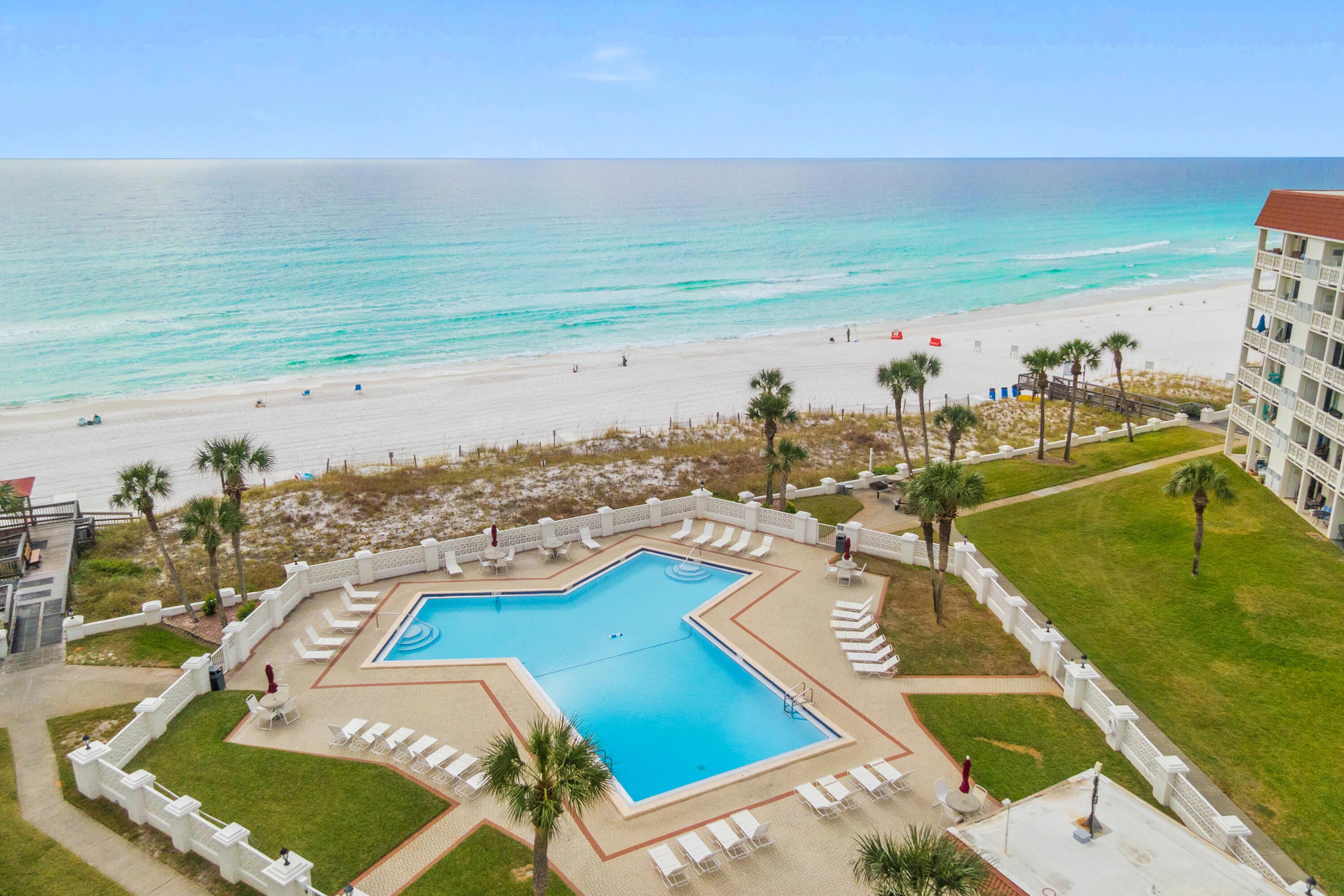 EL MATADOR CONDO - Residential