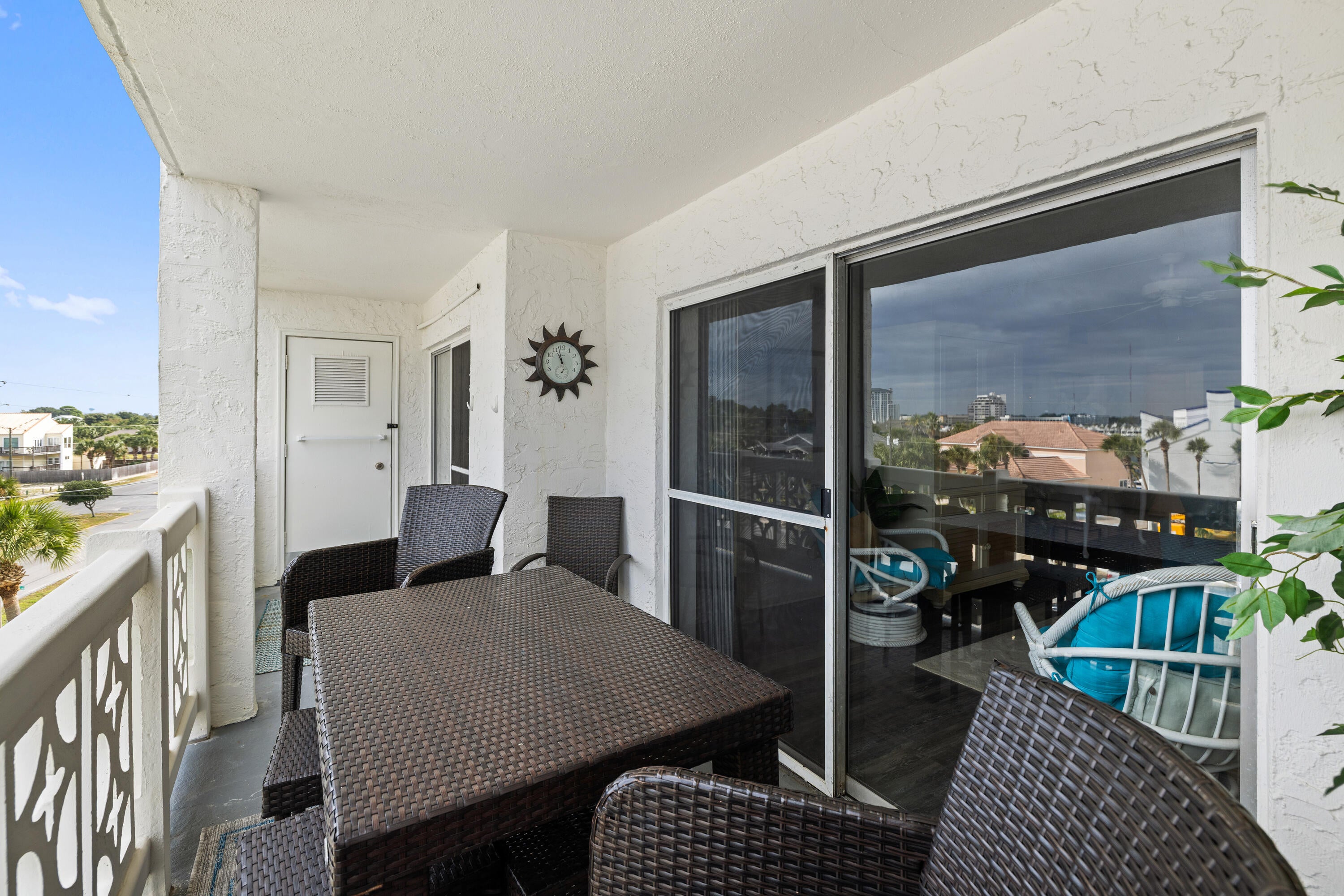 EL MATADOR CONDO - Residential