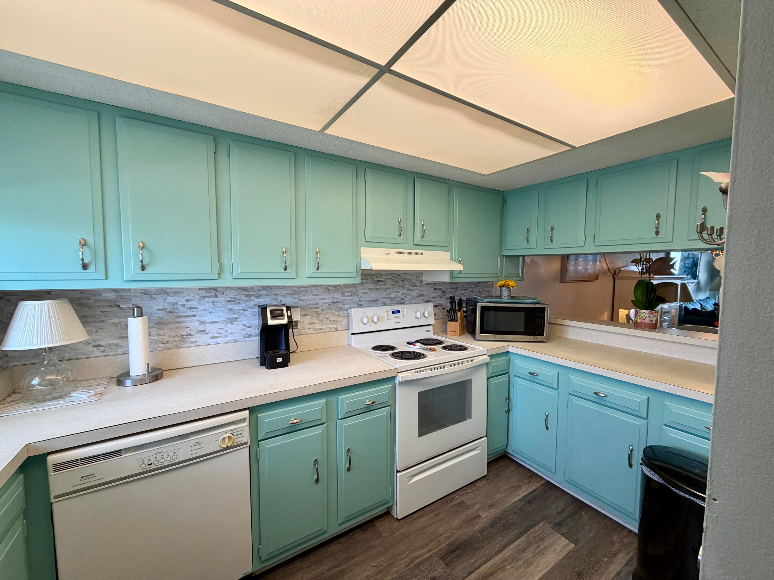 EL MATADOR CONDO - Residential