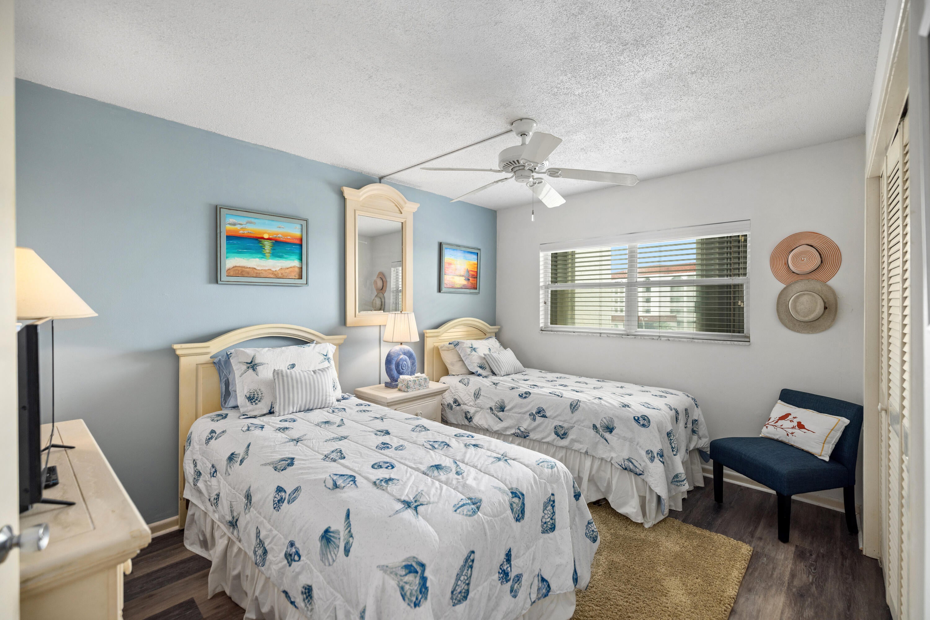 EL MATADOR CONDO - Residential