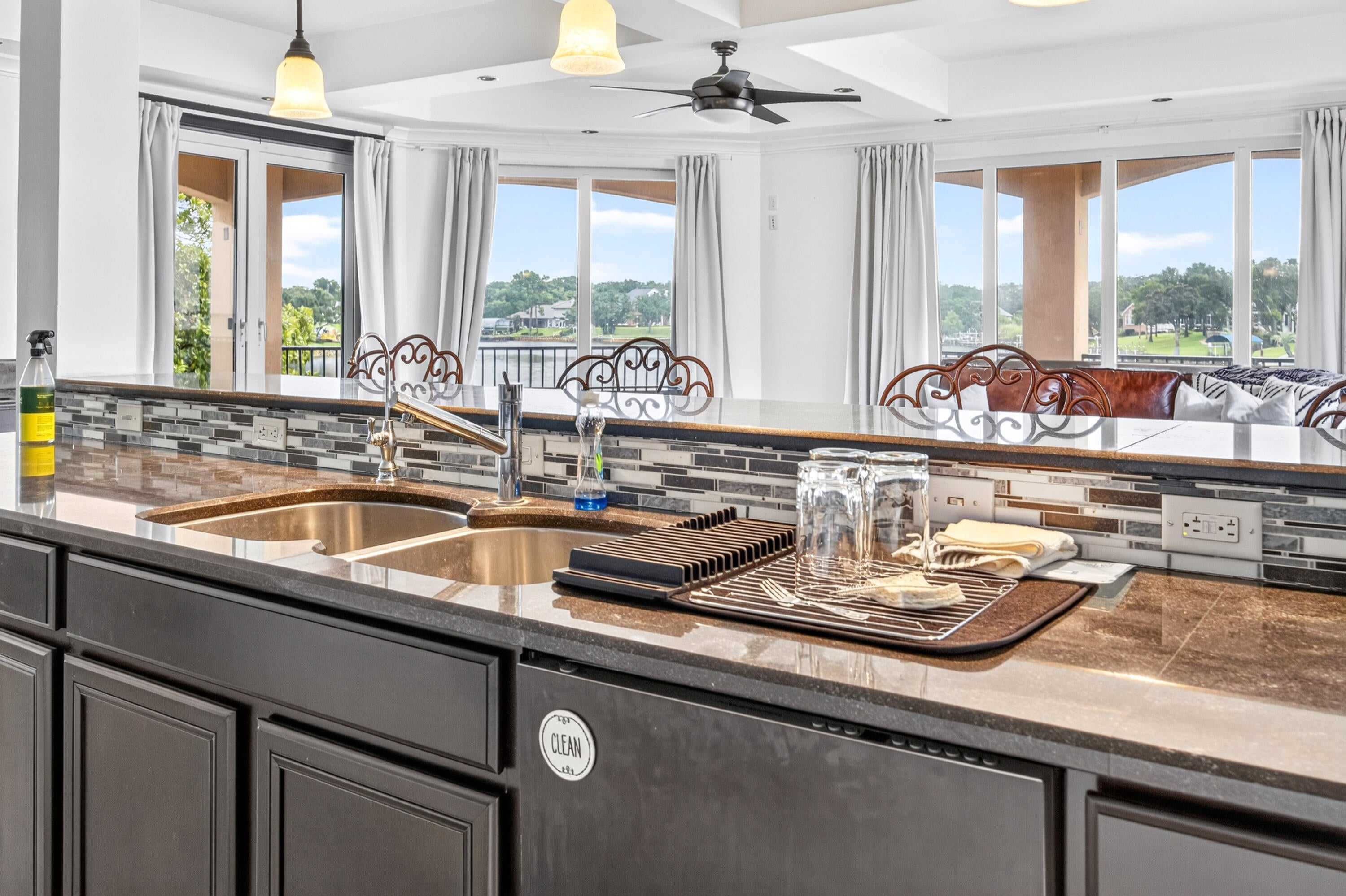 LAKE POINTE - Residential