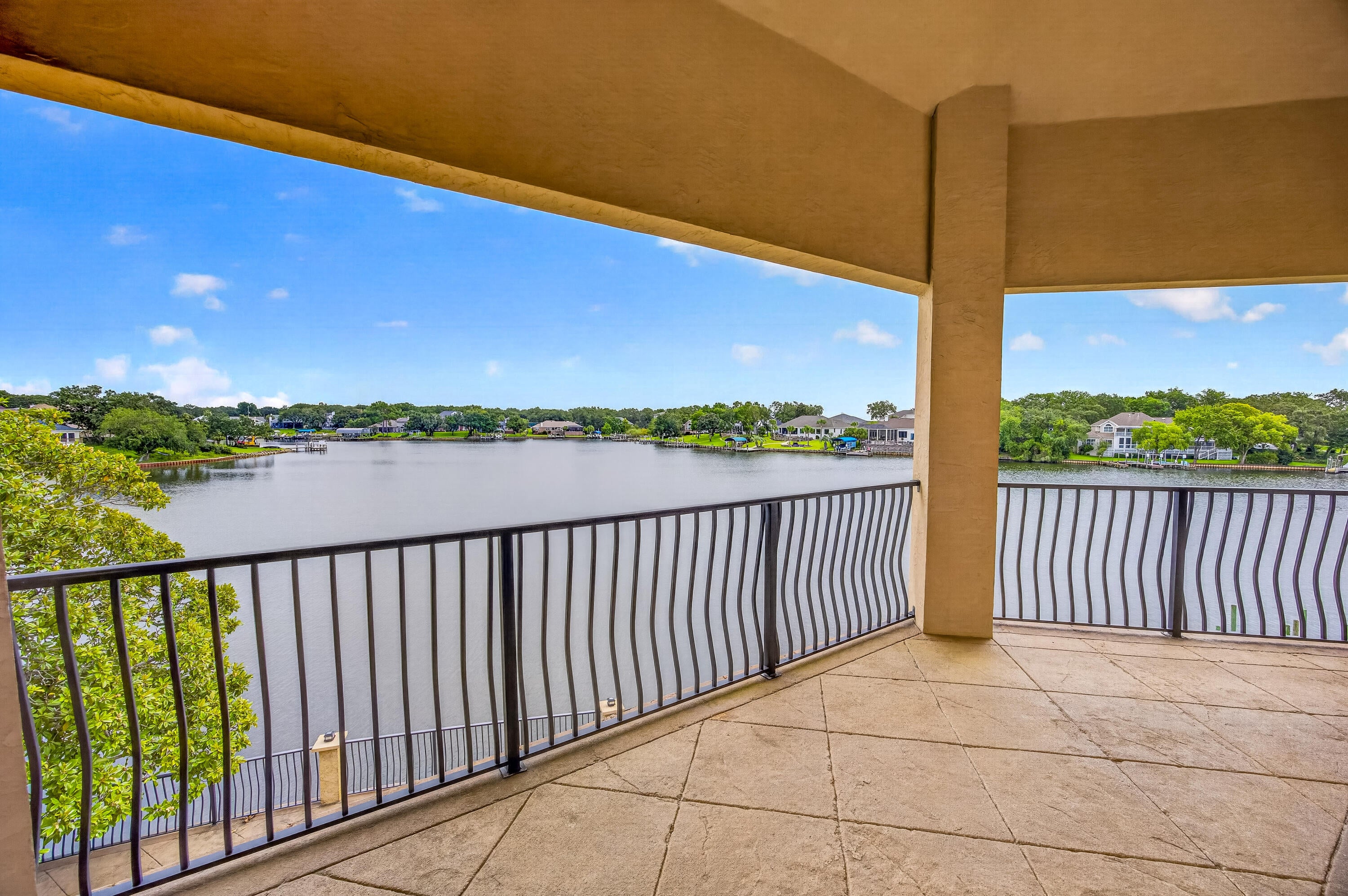LAKE POINTE - Residential