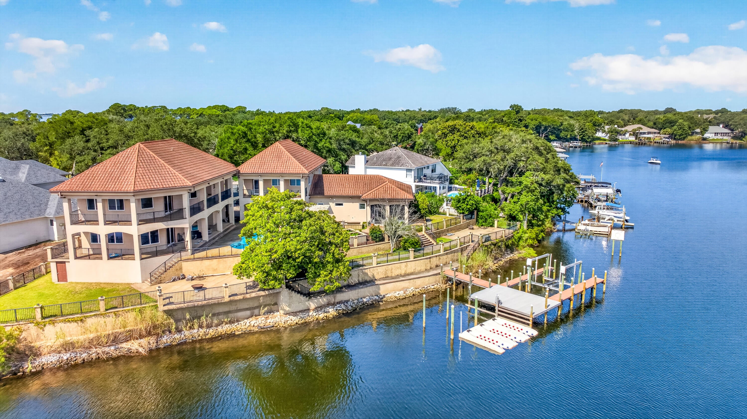 LAKE POINTE - Residential
