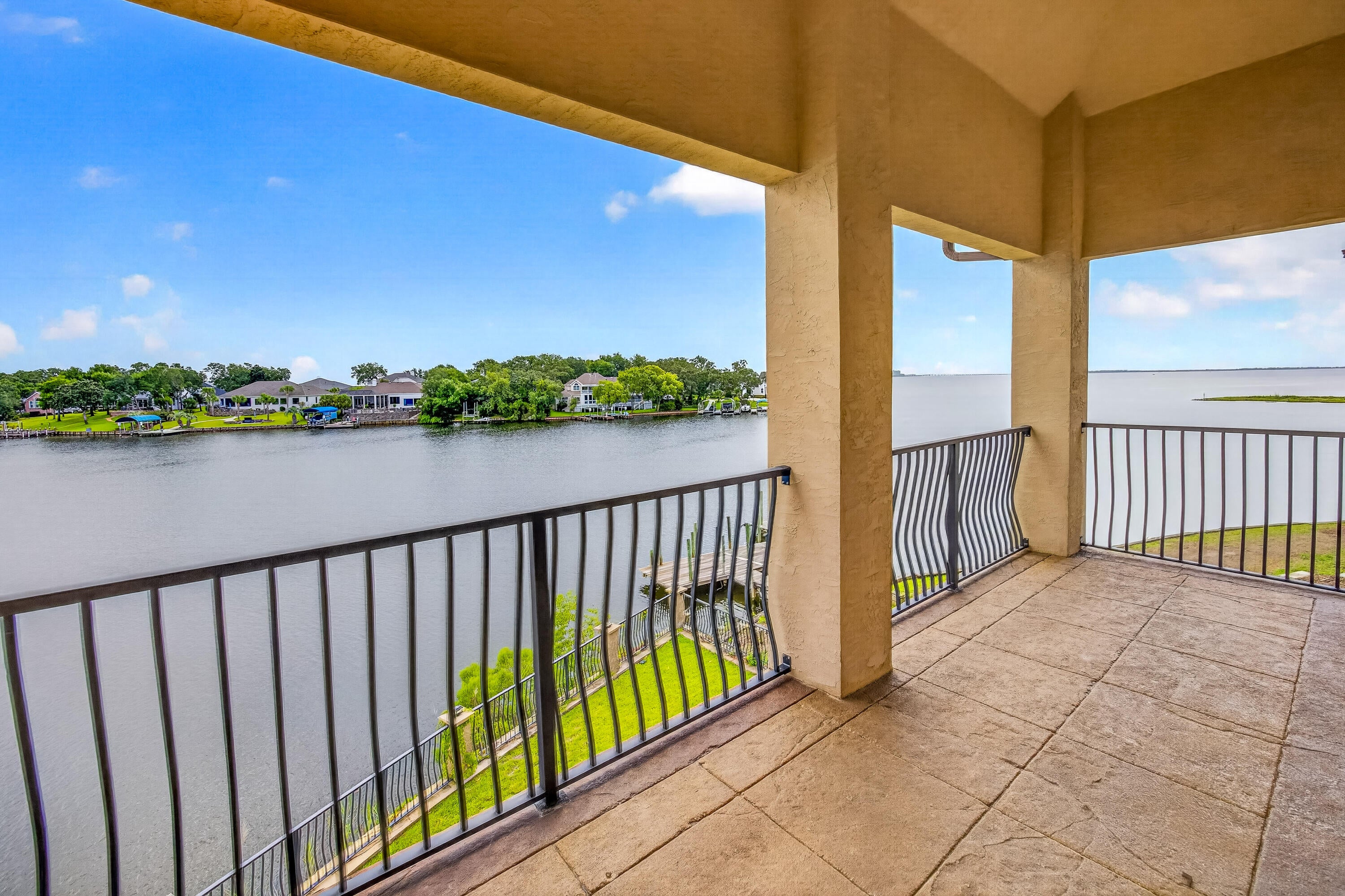 LAKE POINTE - Residential