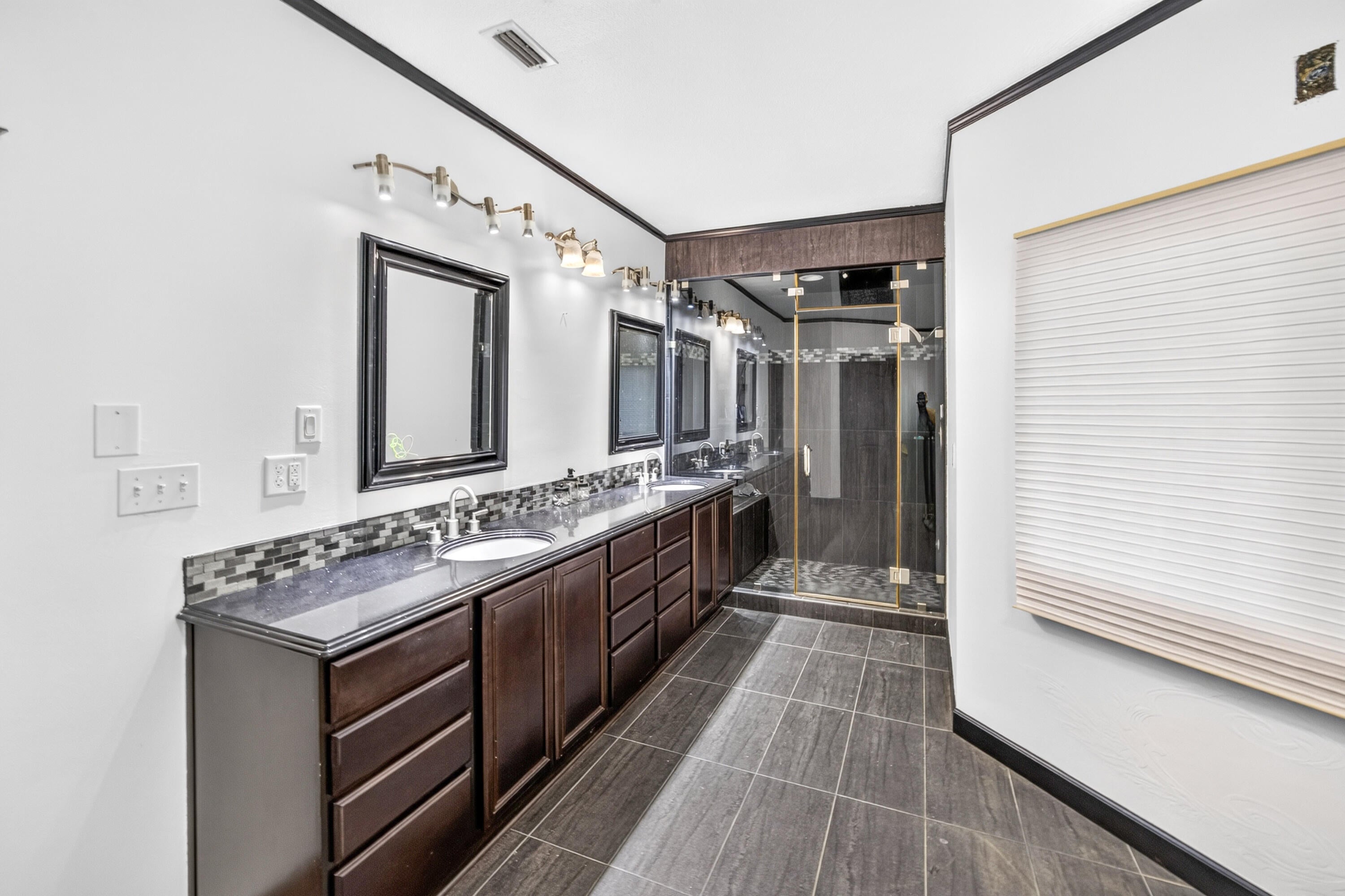 LAKE POINTE - Residential
