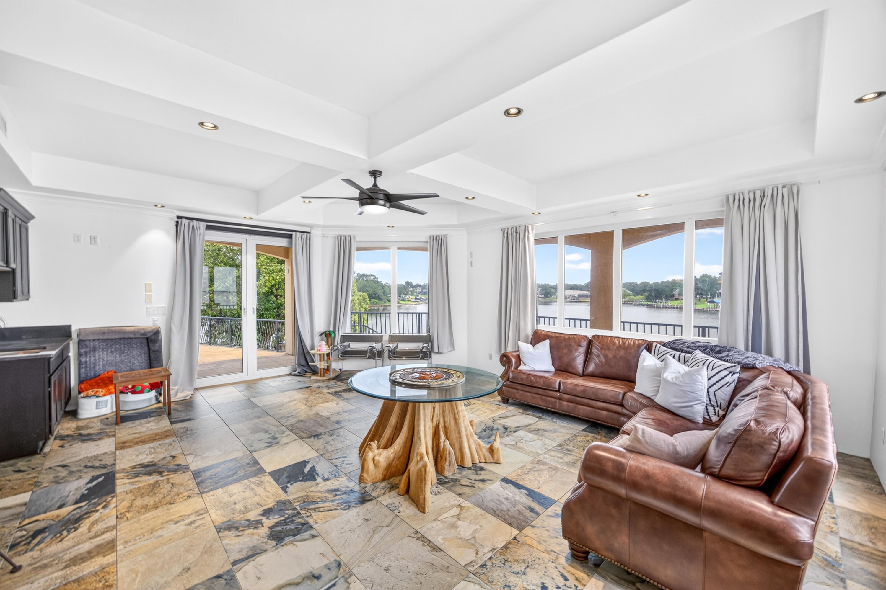 LAKE POINTE - Residential