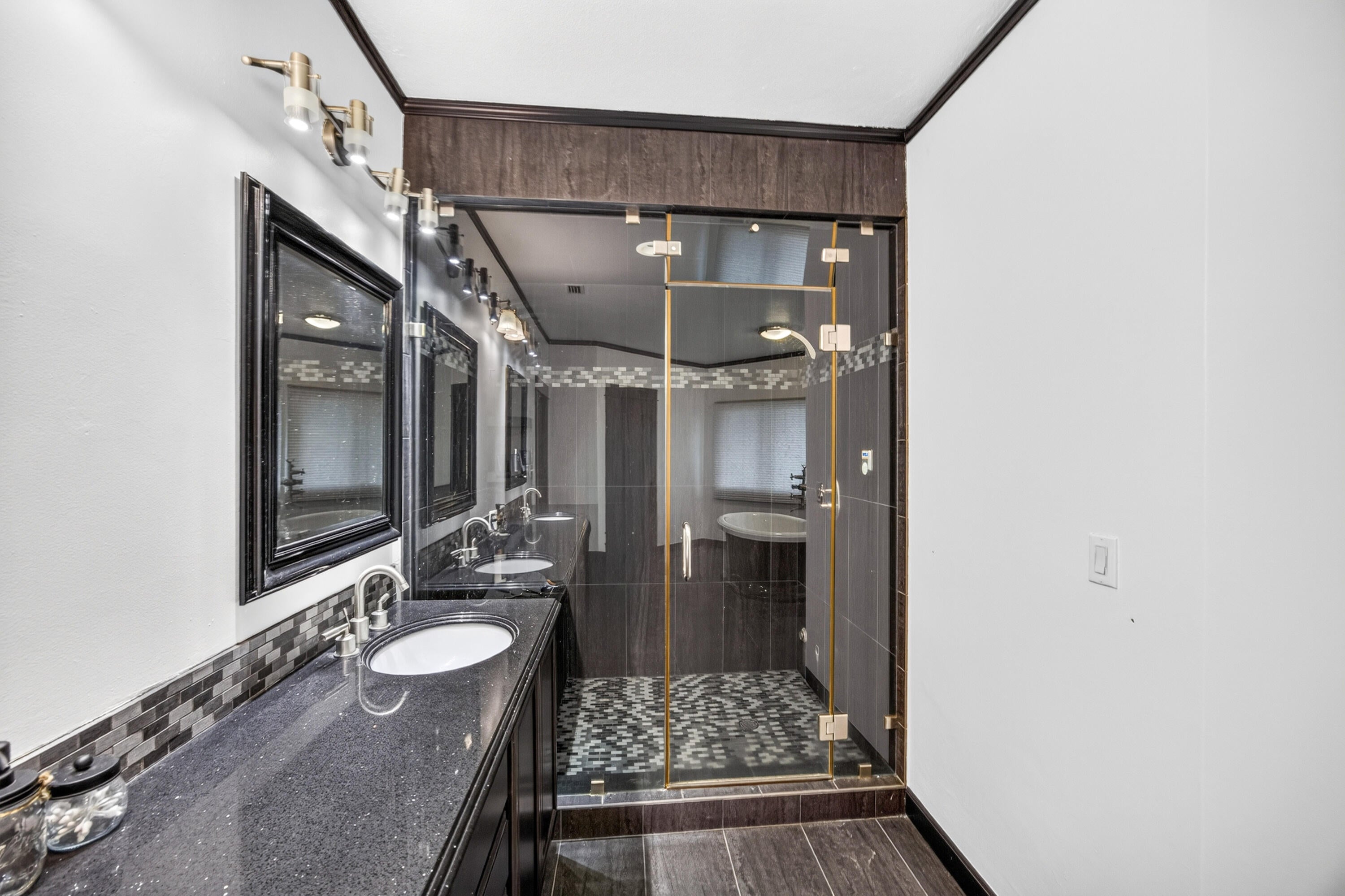 LAKE POINTE - Residential