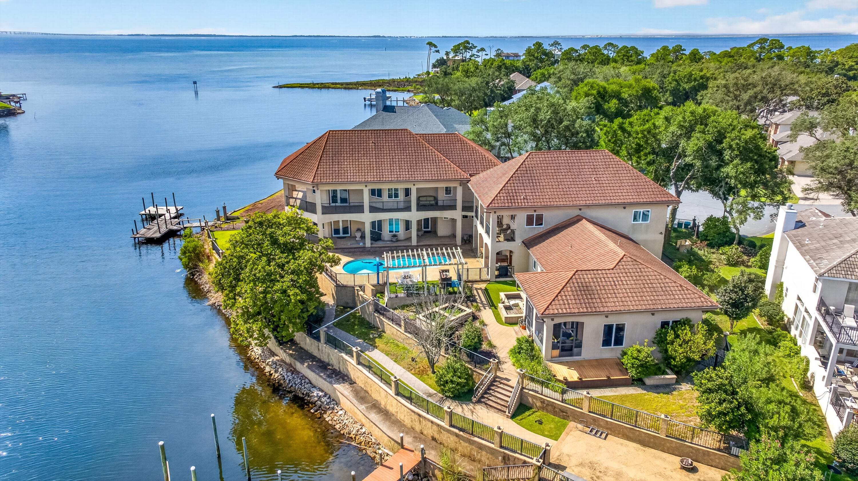 LAKE POINTE - Residential