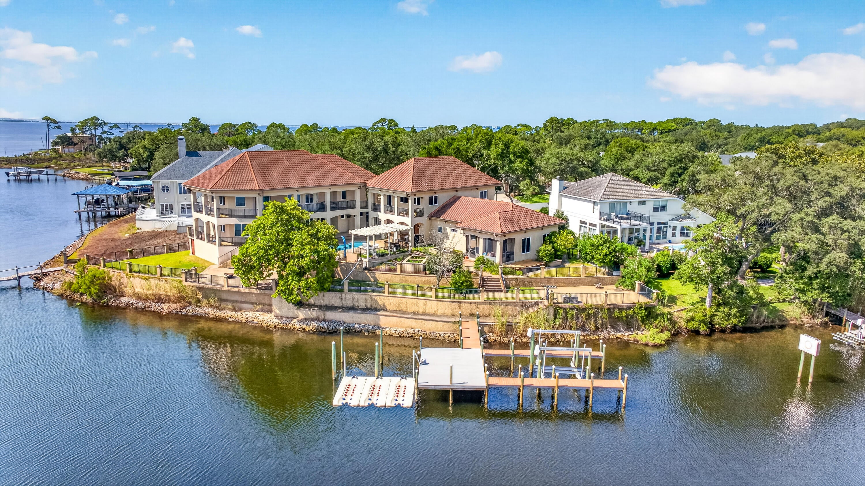 LAKE POINTE - Residential
