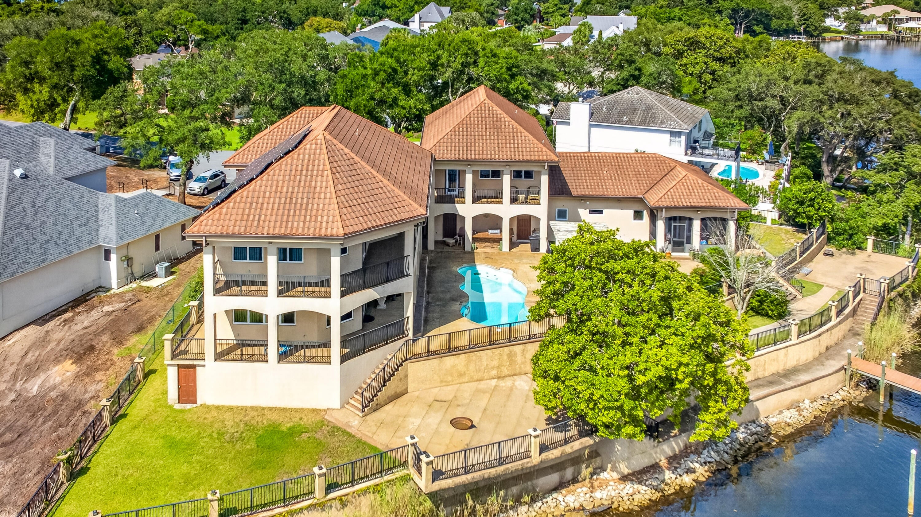 LAKE POINTE - Residential