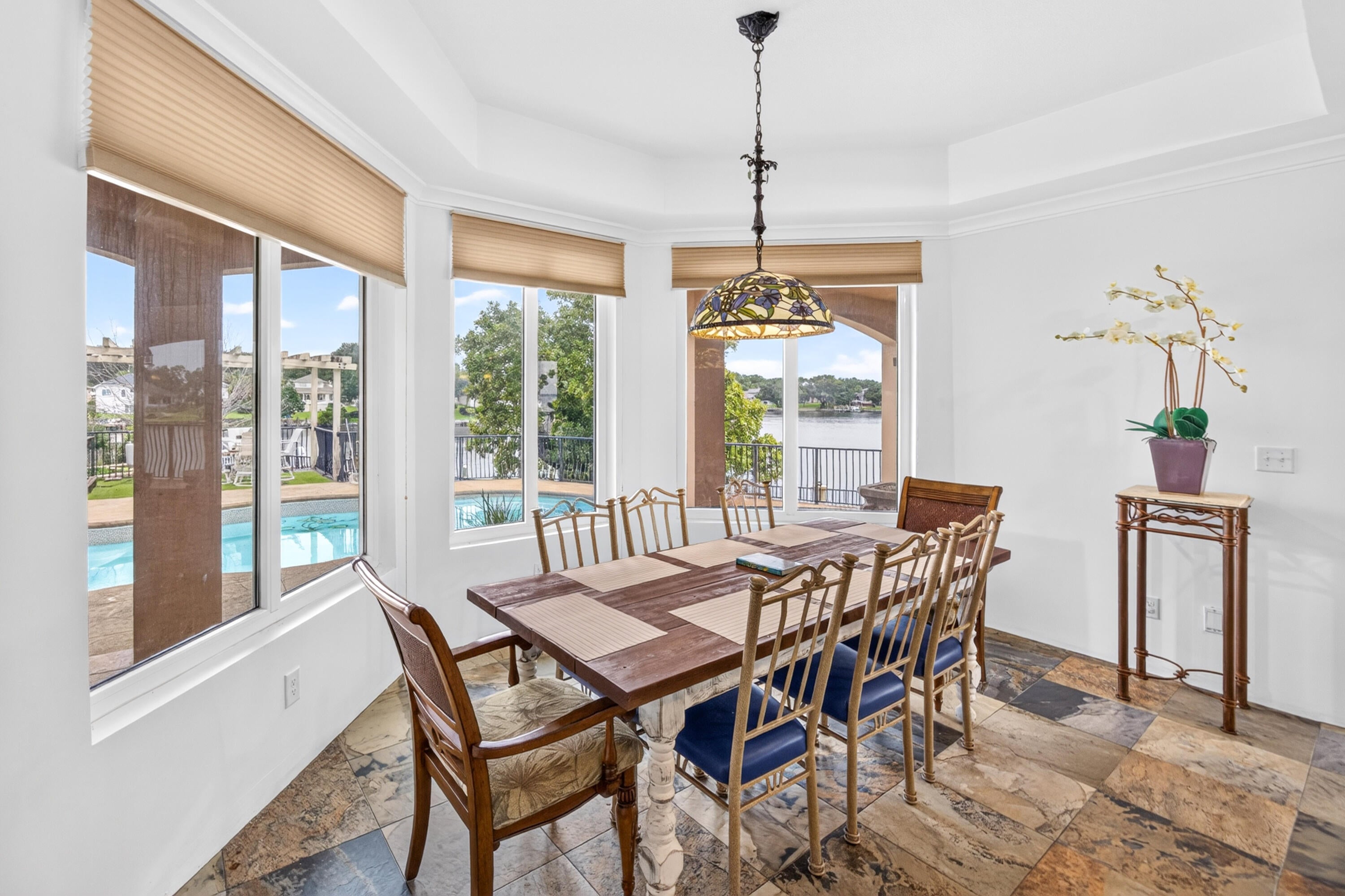 LAKE POINTE - Residential