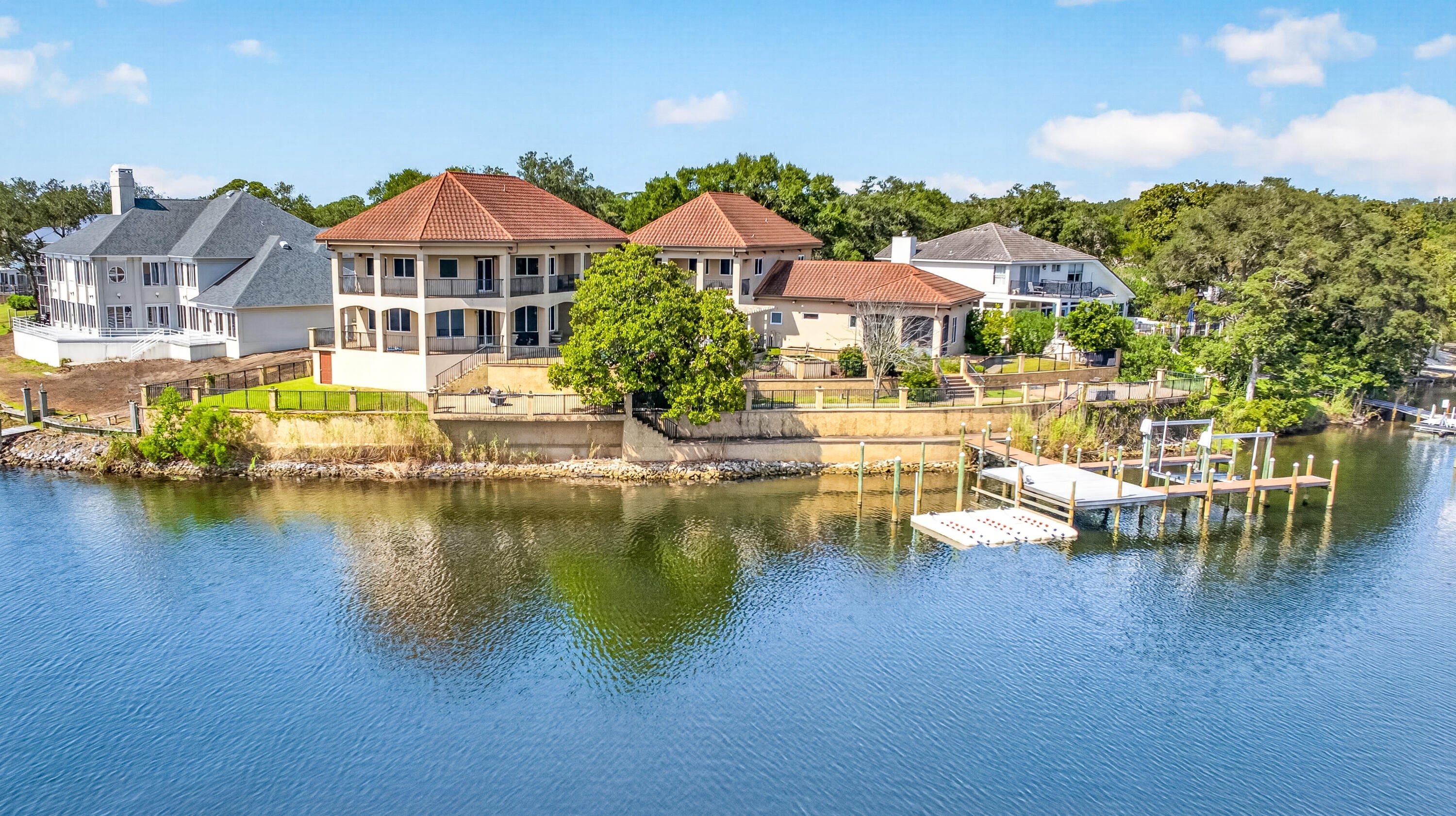 LAKE POINTE - Residential
