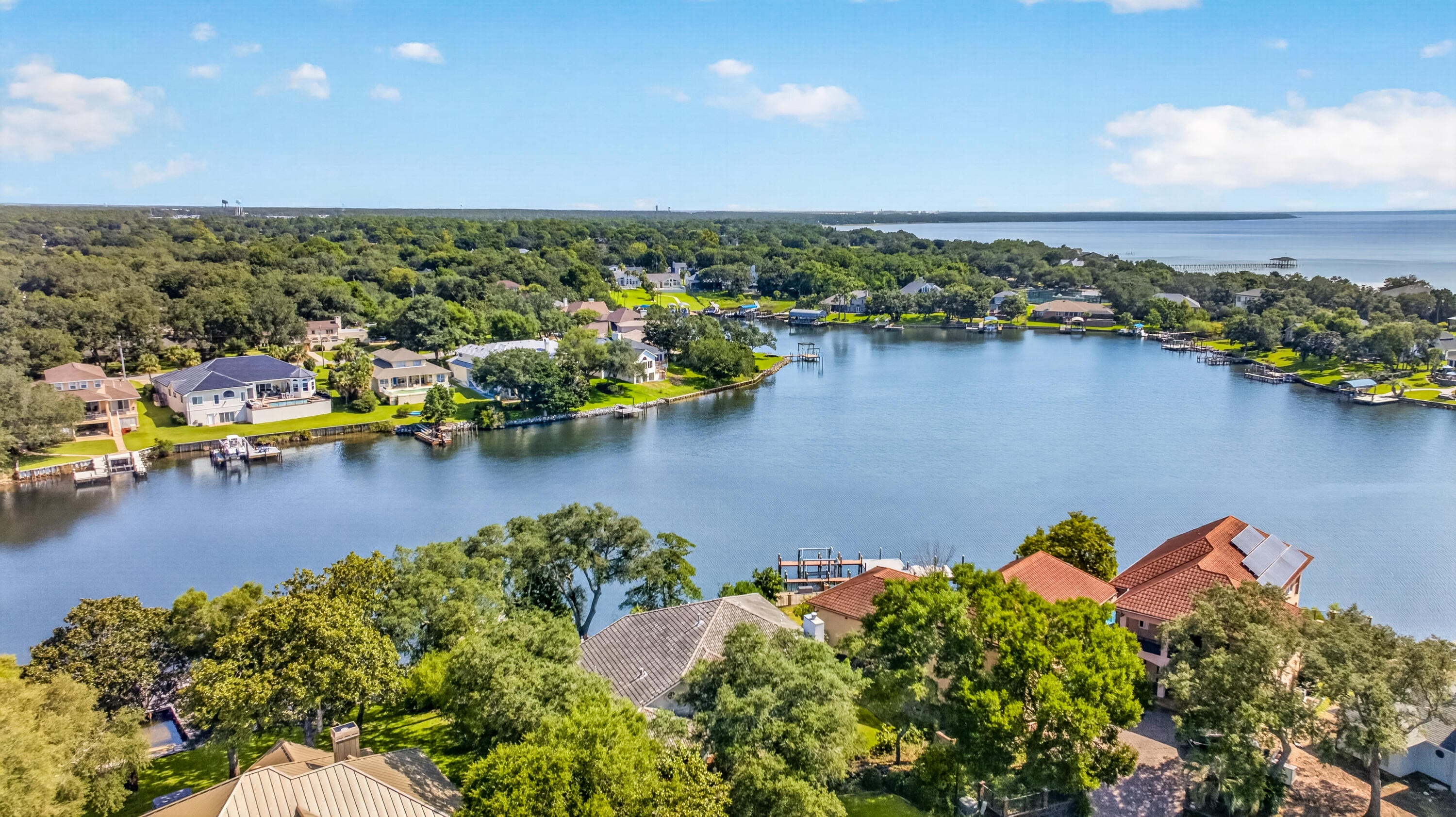 LAKE POINTE - Residential