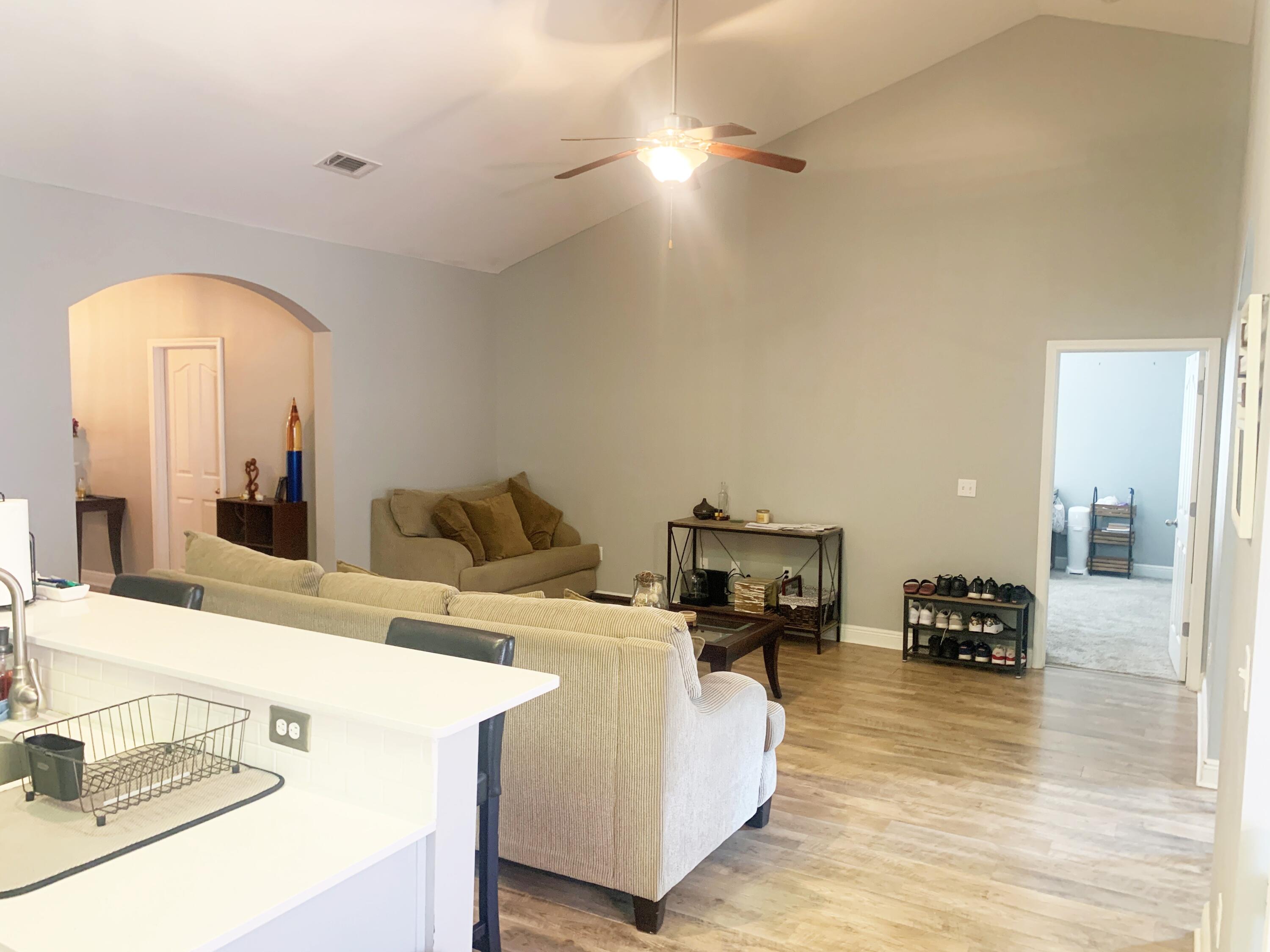 ROLLING RIDGE S/DLOT 19 - Residential Lease