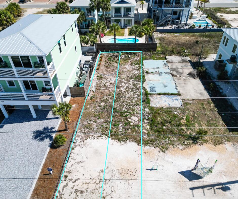 NO RECORDED SUBDIVISION - Land