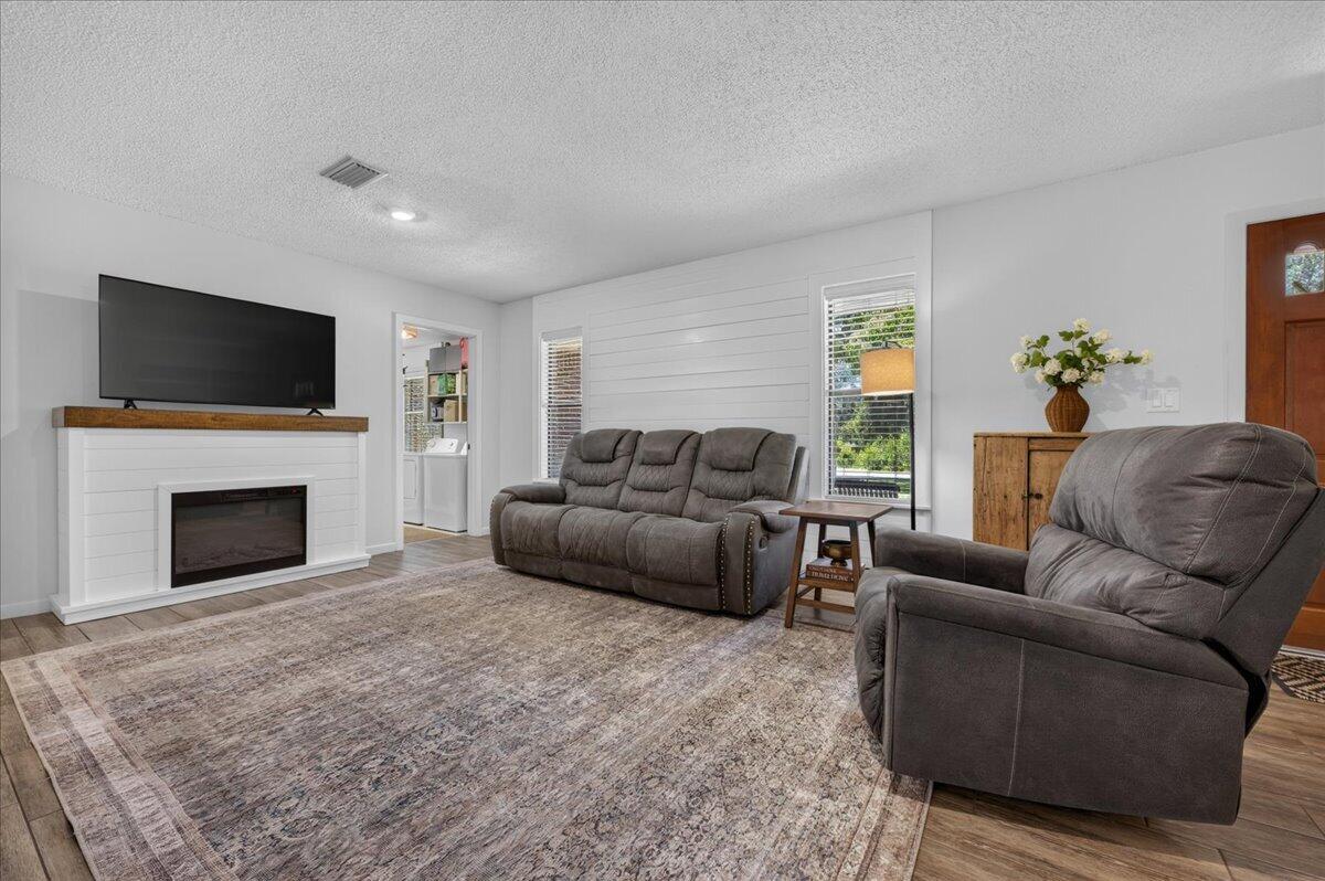 LONGWOOD - Residential