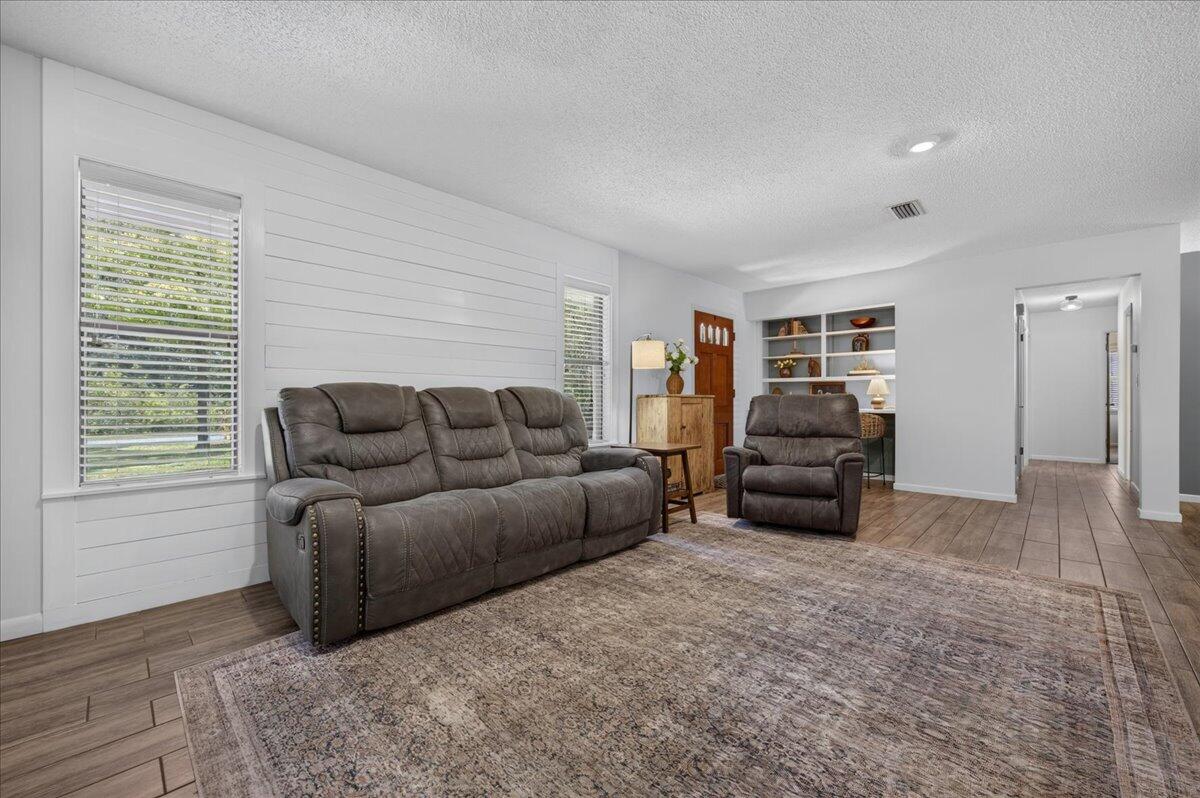 LONGWOOD - Residential