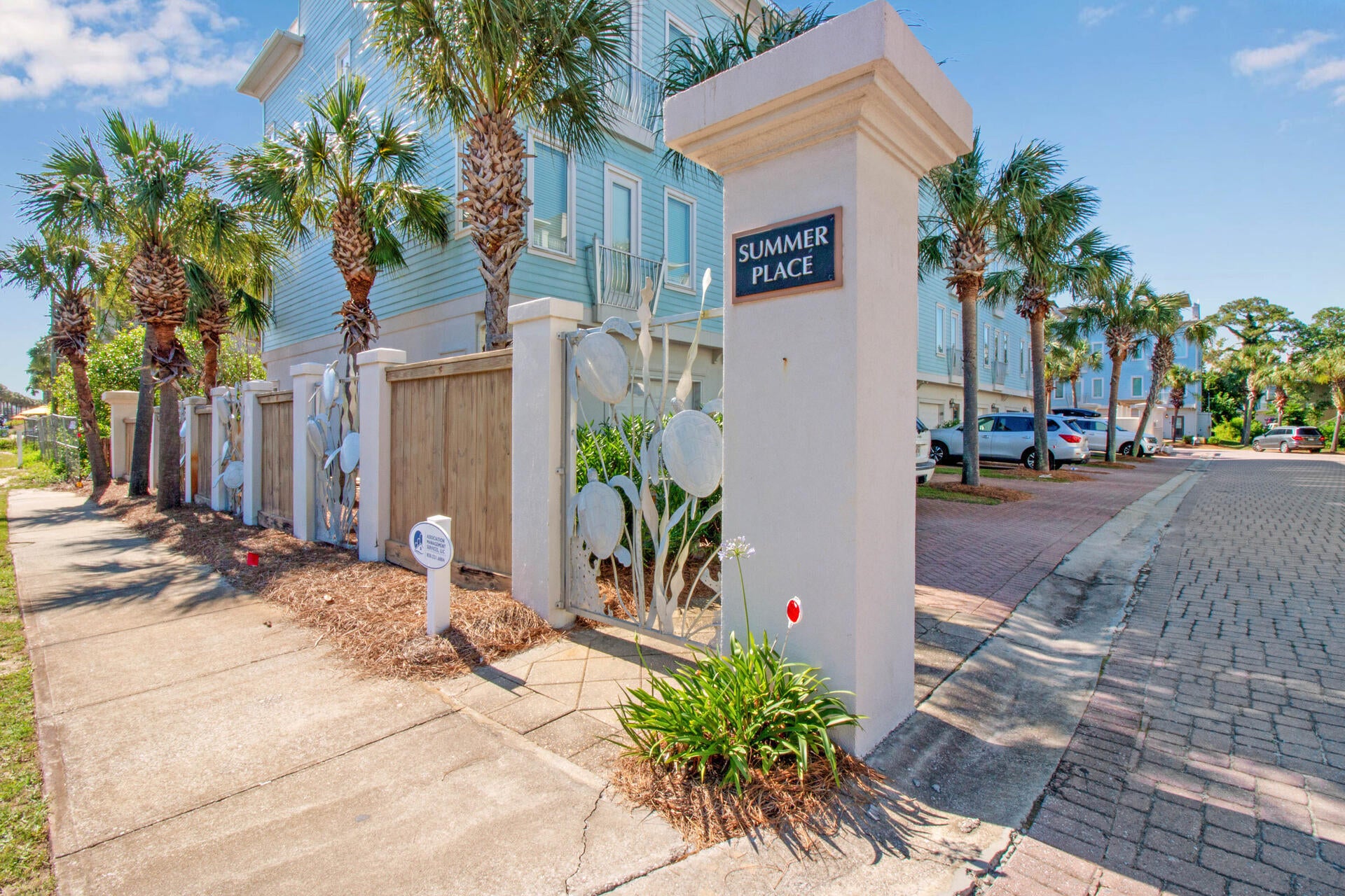 SUMMER PLACE - Residential