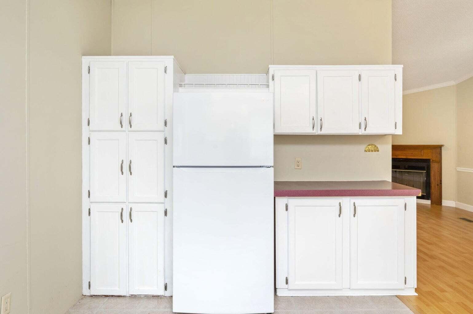 OAKWOOD HILLS UNIT 1 - Residential Lease
