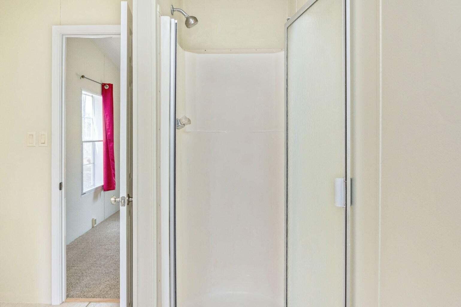OAKWOOD HILLS UNIT 1 - Residential Lease