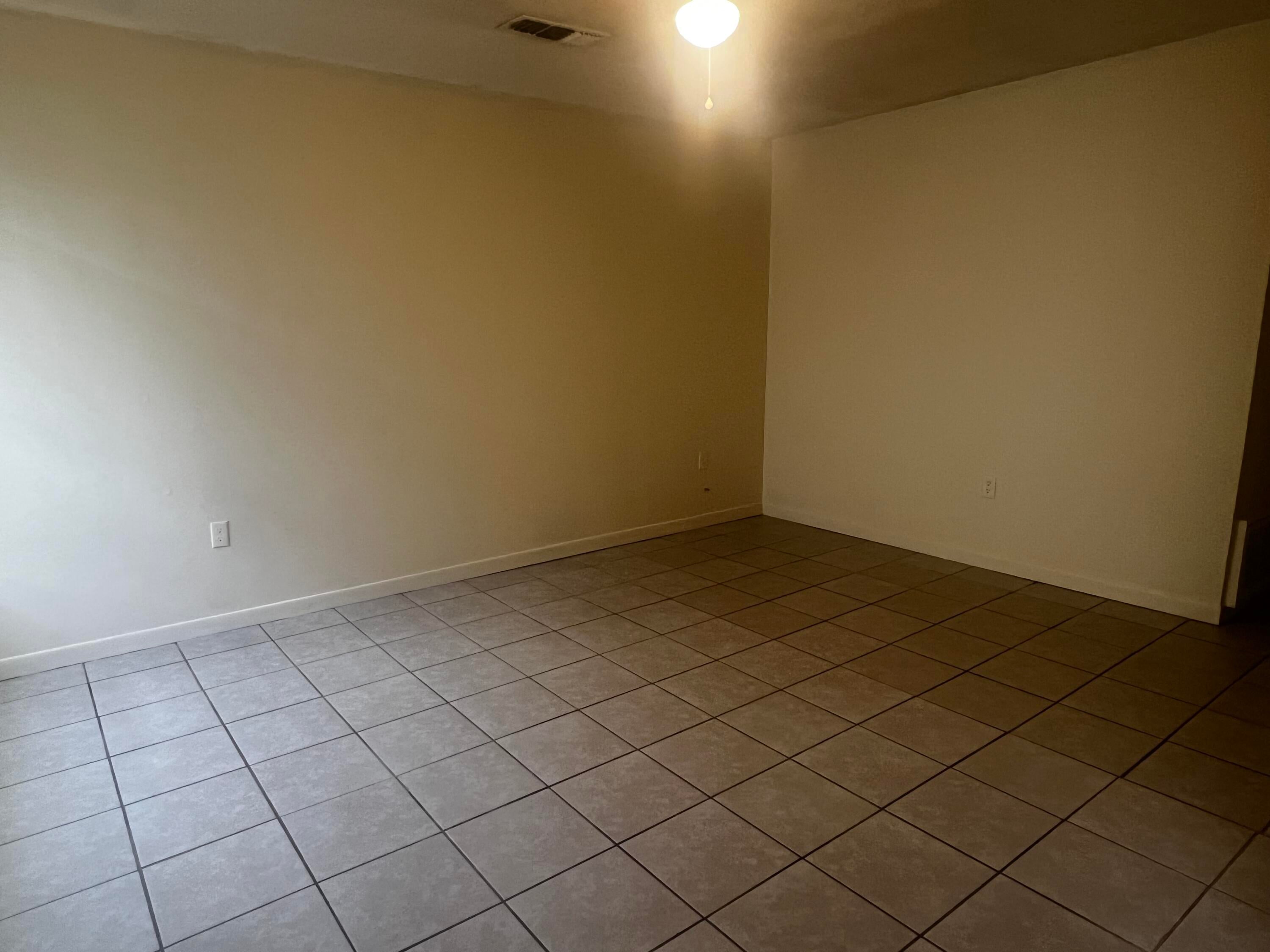 CRESTWOOD MANOR - Residential Lease