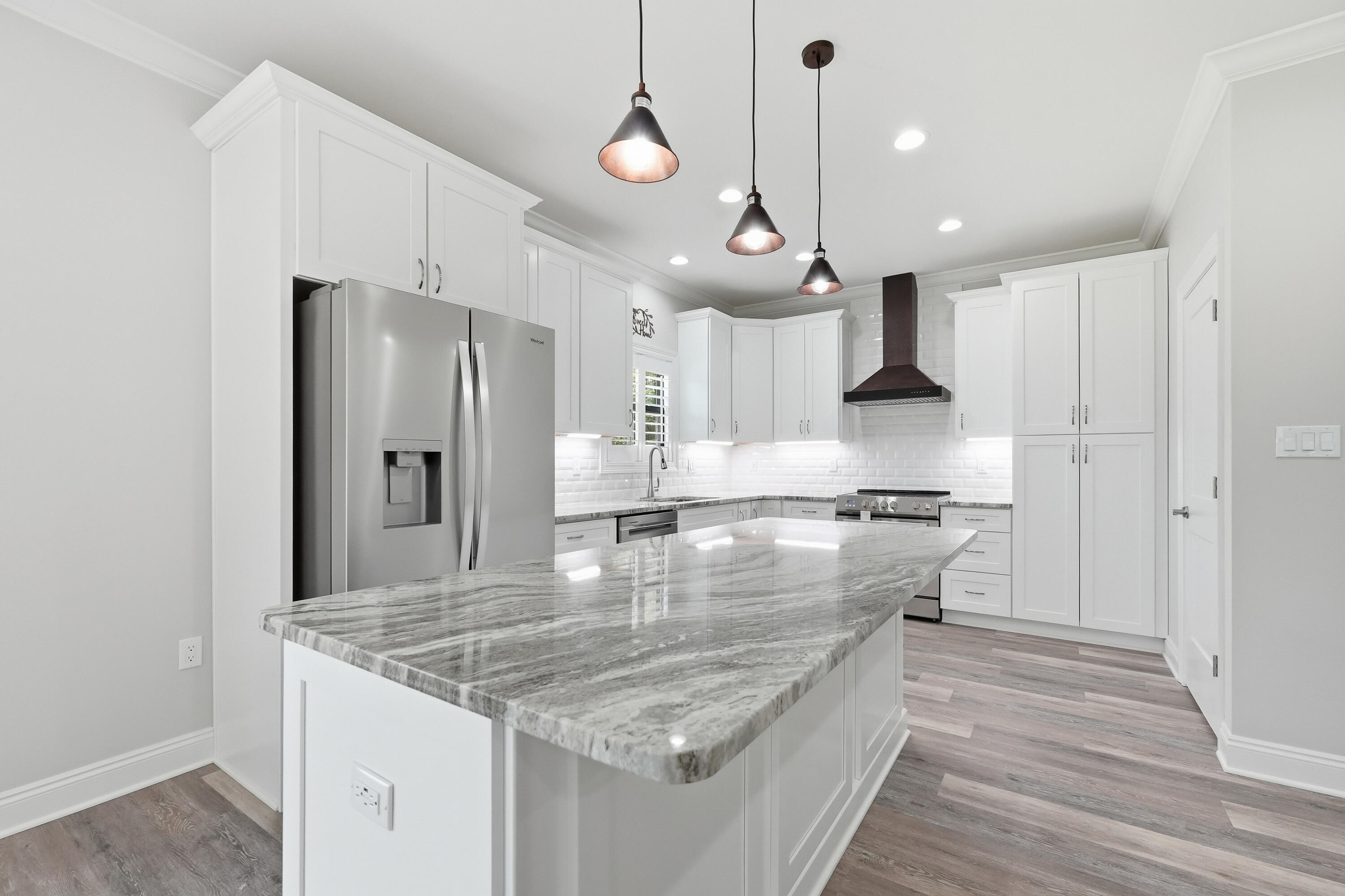 KENNEDY LAKE (UNRECORDED) - Residential