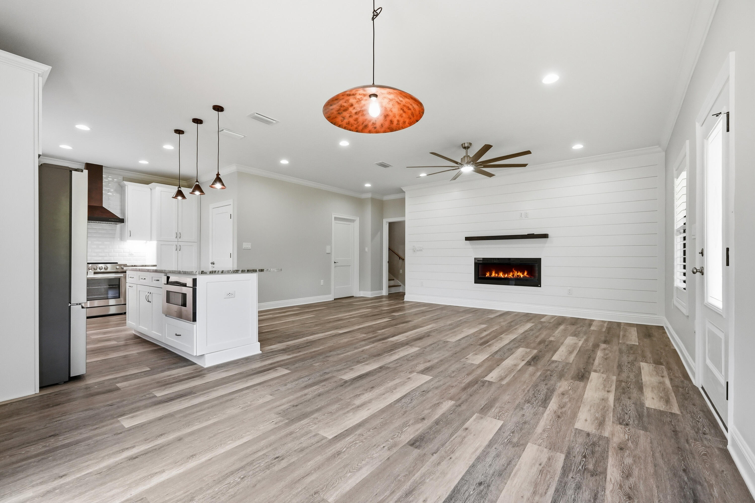 KENNEDY LAKE (UNRECORDED) - Residential