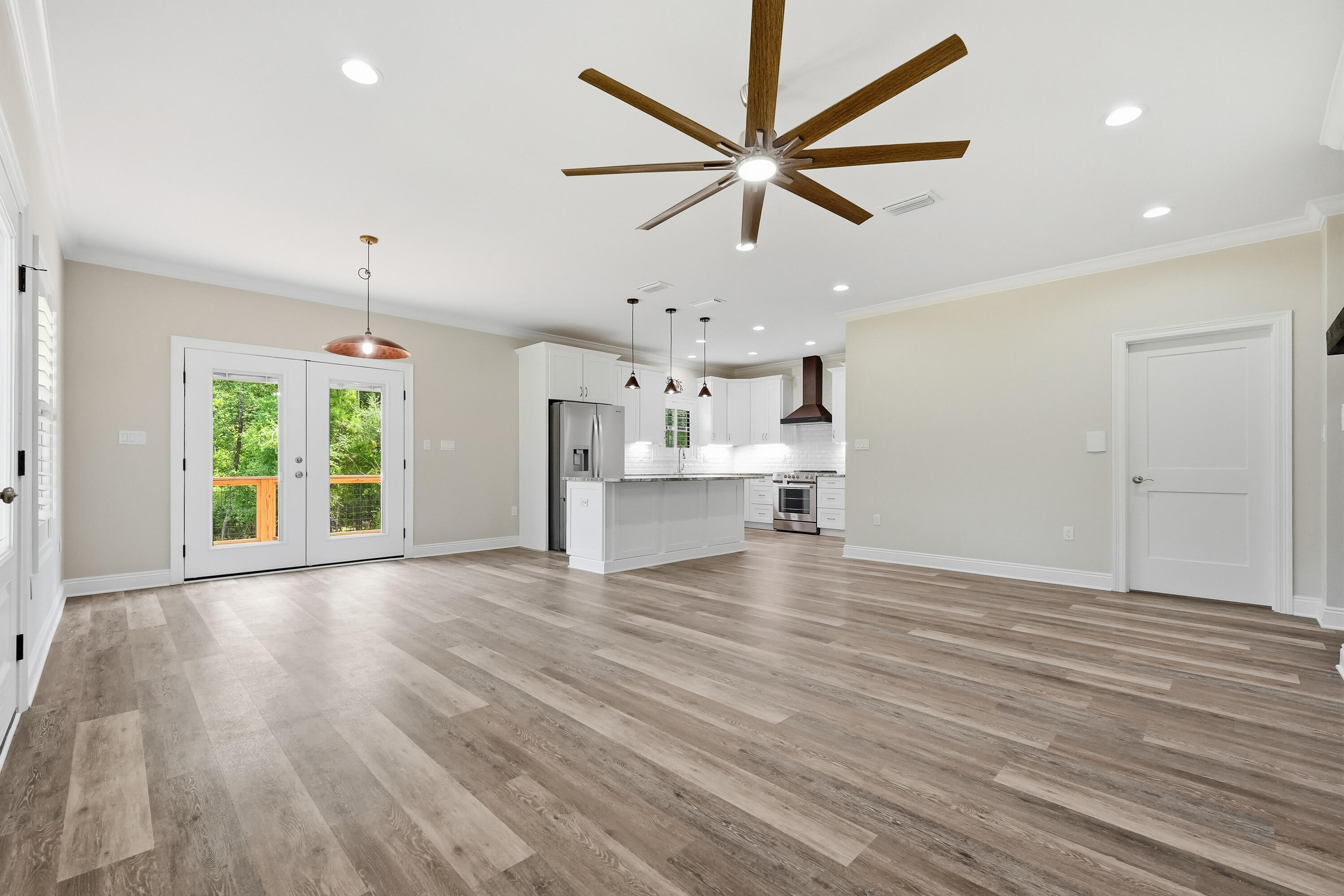 KENNEDY LAKE (UNRECORDED) - Residential