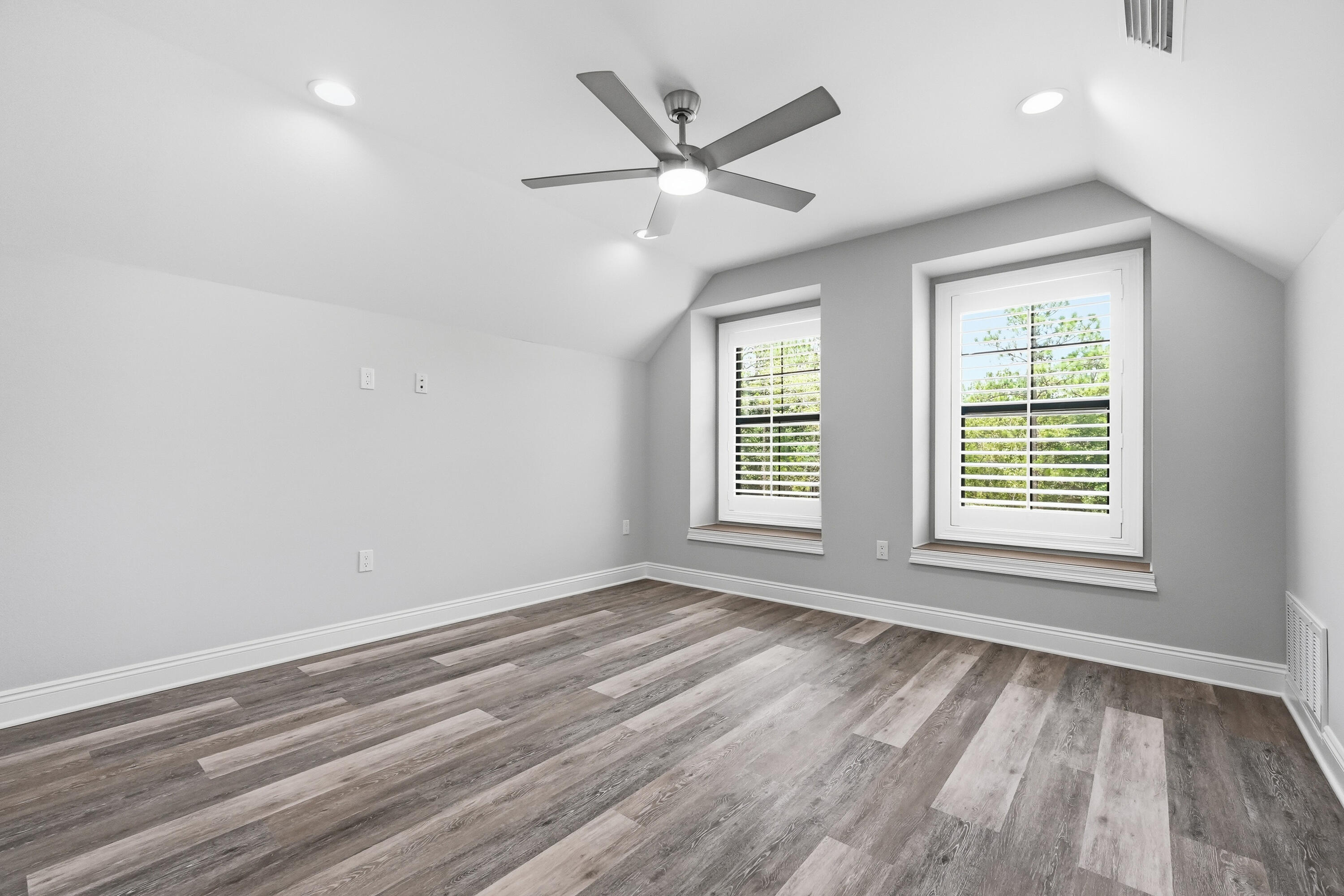 KENNEDY LAKE (UNRECORDED) - Residential