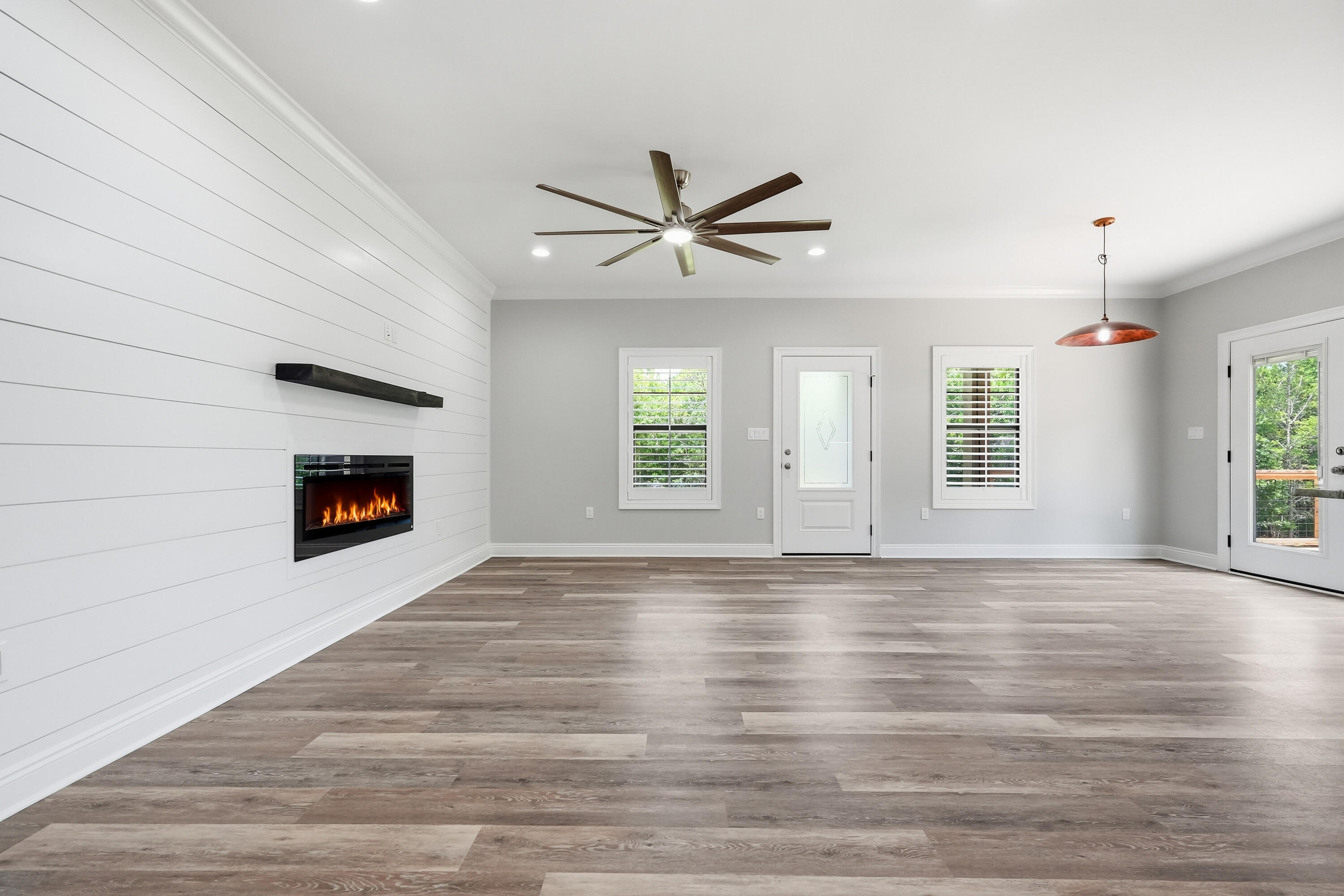 KENNEDY LAKE (UNRECORDED) - Residential