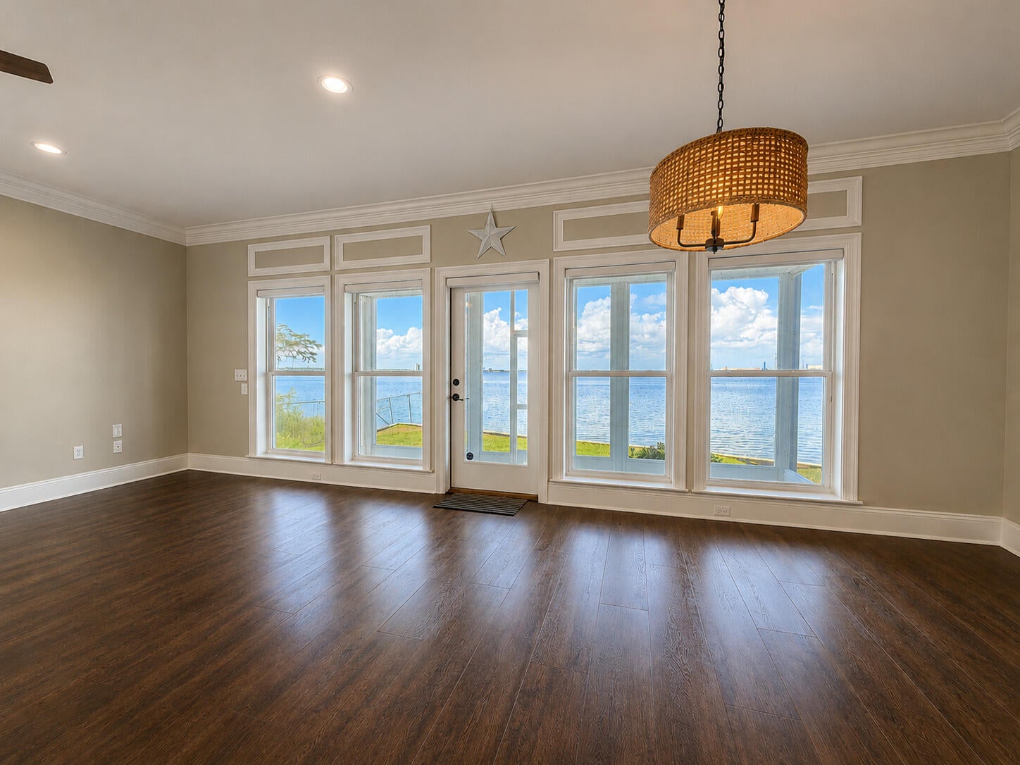 PELICAN BAY S/D - Residential