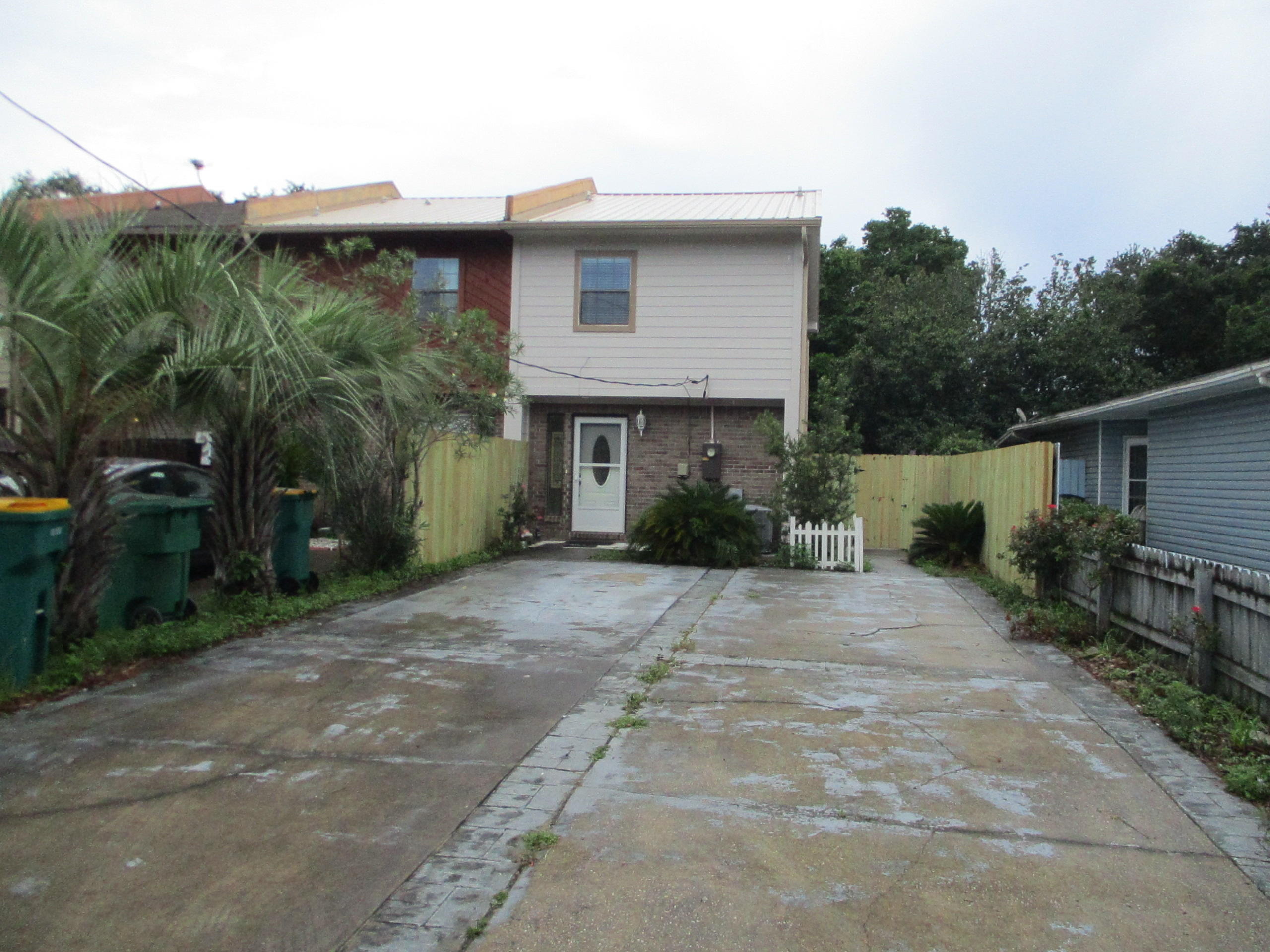 WOODHAM MANOR - Residential Lease