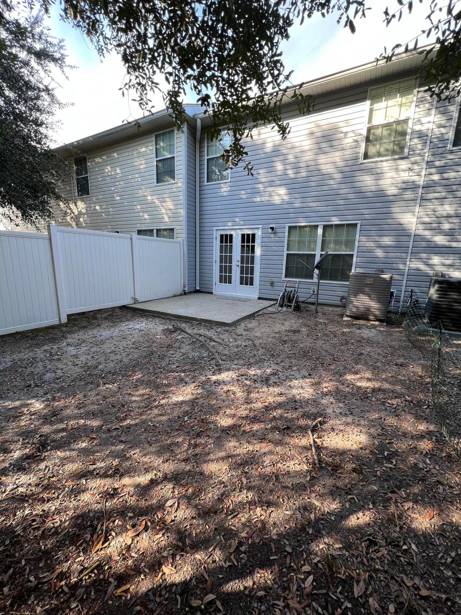 ROLLING PINES - Residential Lease