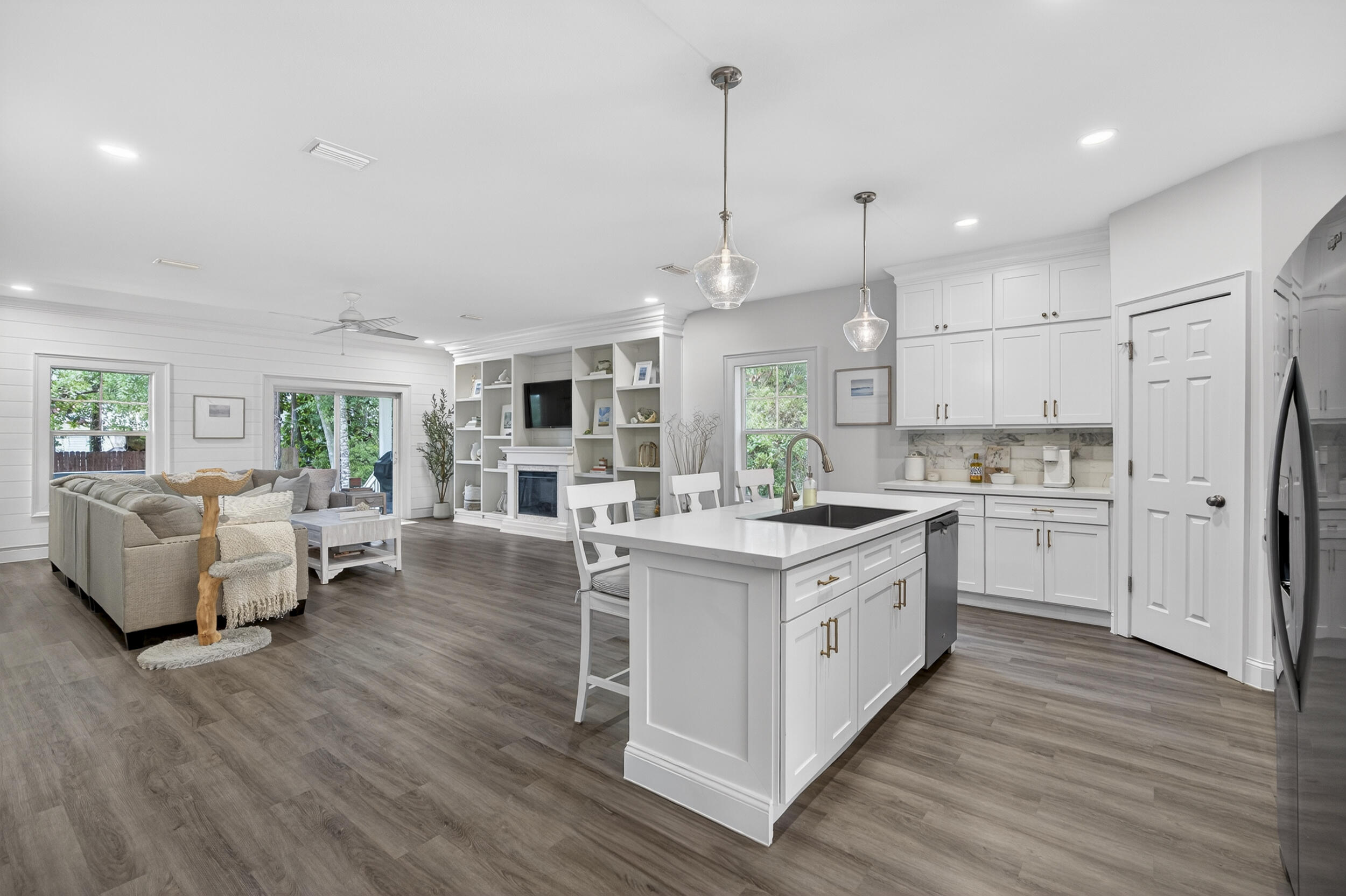 TOWN OF SANTA ROSA - Residential