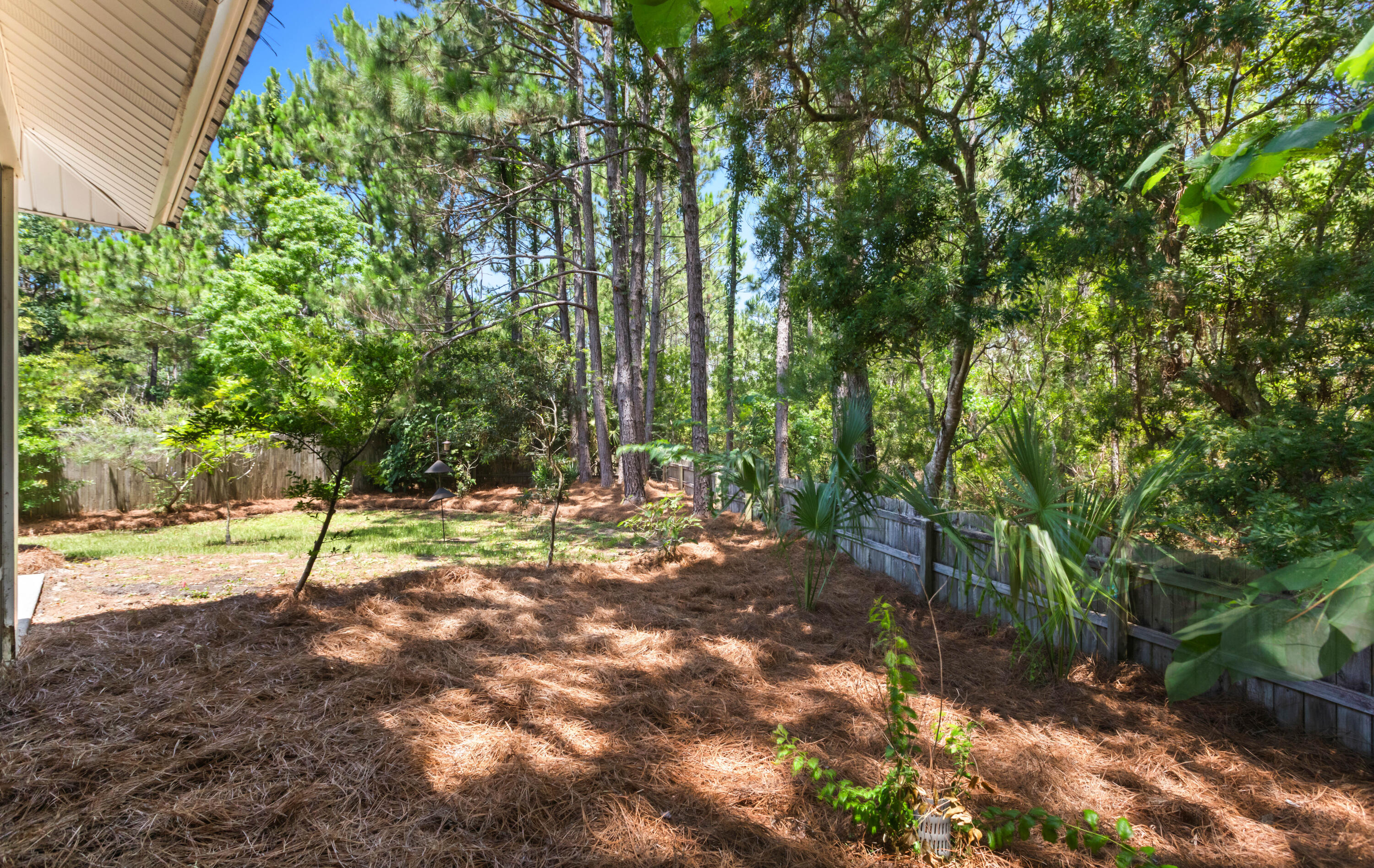 LOT 14 BLK A FLAMINGO VILLAGE S/D PB 11-29     OR 2673-818 OR 2951-195  OR 2953-2720 OR 2962-176 - Residential