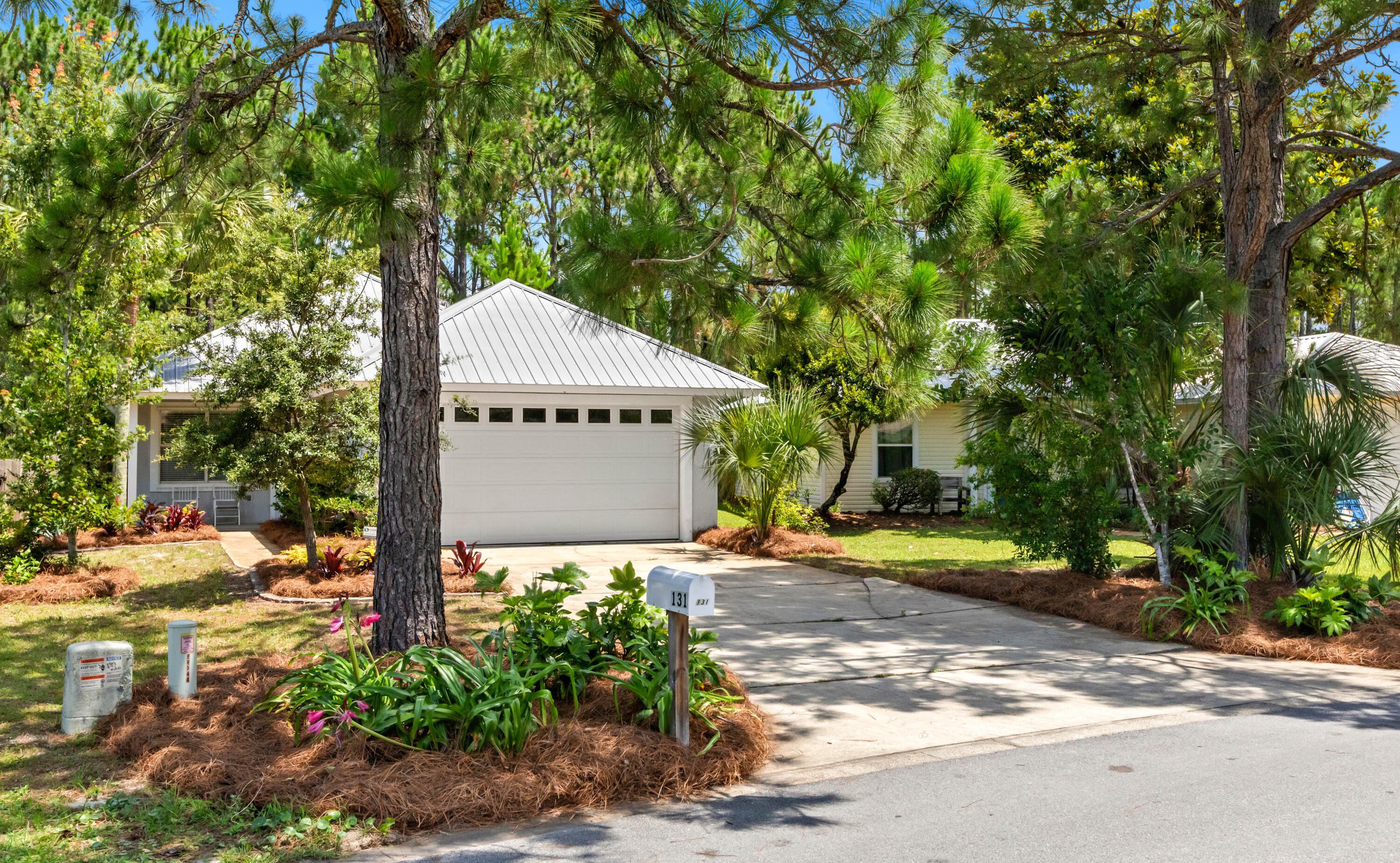 LOT 14 BLK A FLAMINGO VILLAGE S/D PB 11-29     OR 2673-818 OR 2951-195  OR 2953-2720 OR 2962-176 - Residential