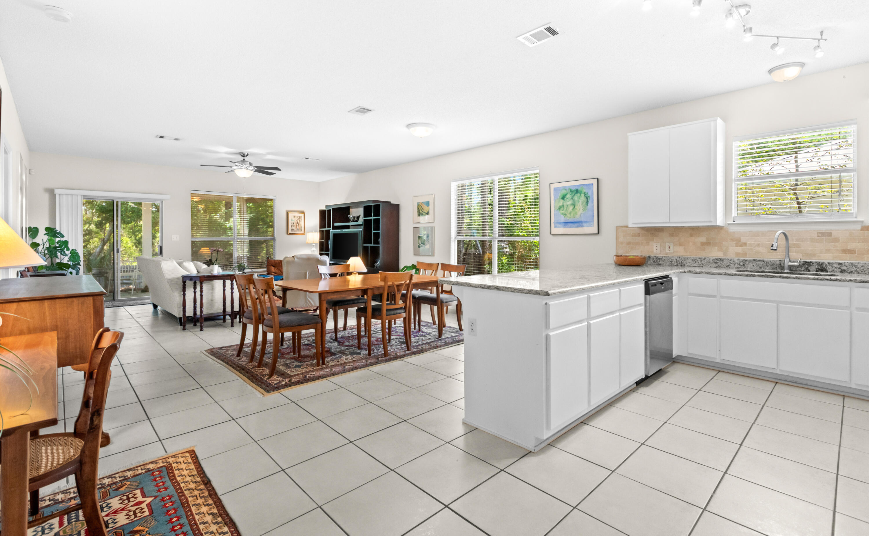 LOT 14 BLK A FLAMINGO VILLAGE S/D PB 11-29     OR 2673-818 OR 2951-195  OR 2953-2720 OR 2962-176 - Residential