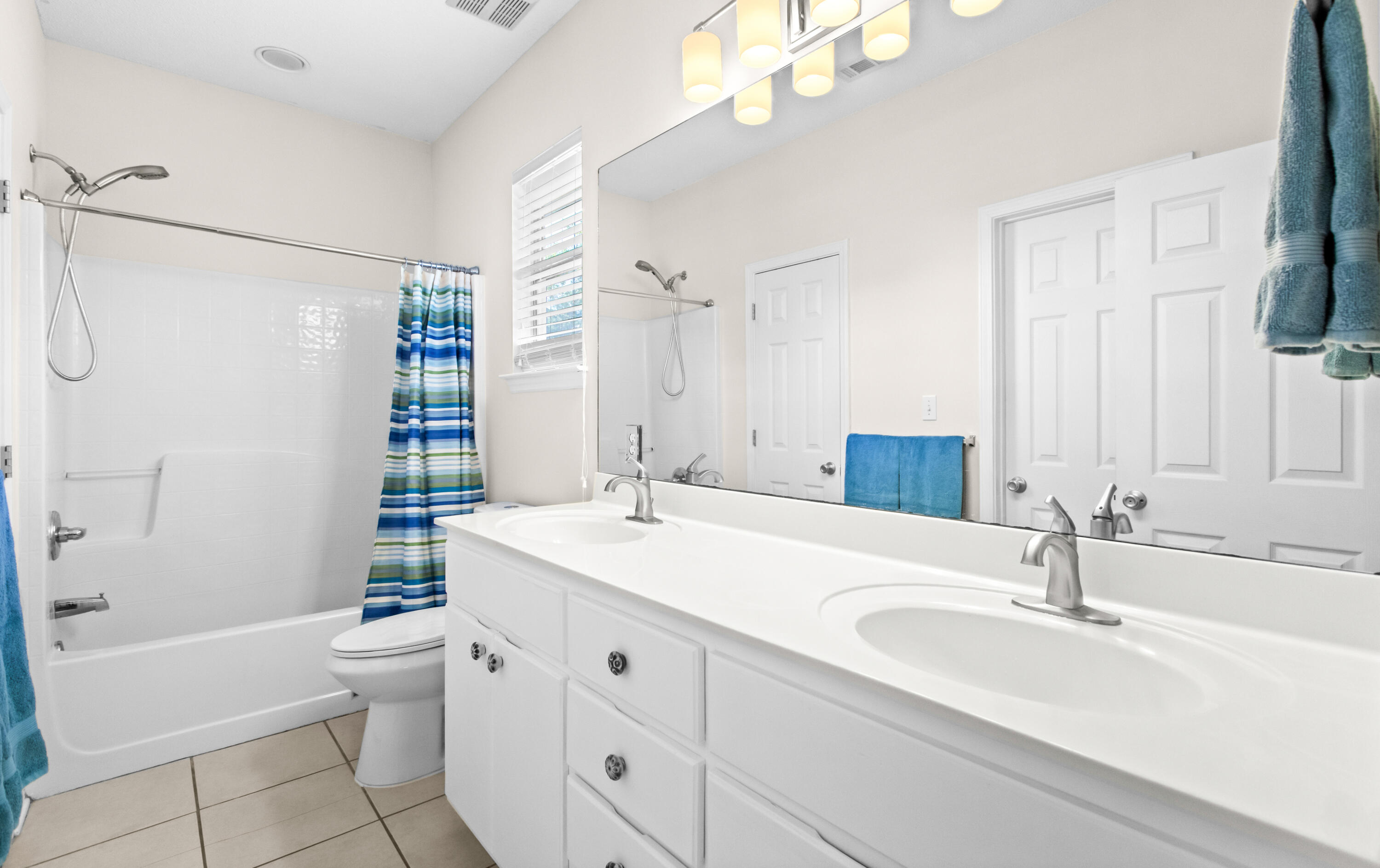 LOT 14 BLK A FLAMINGO VILLAGE S/D PB 11-29     OR 2673-818 OR 2951-195  OR 2953-2720 OR 2962-176 - Residential